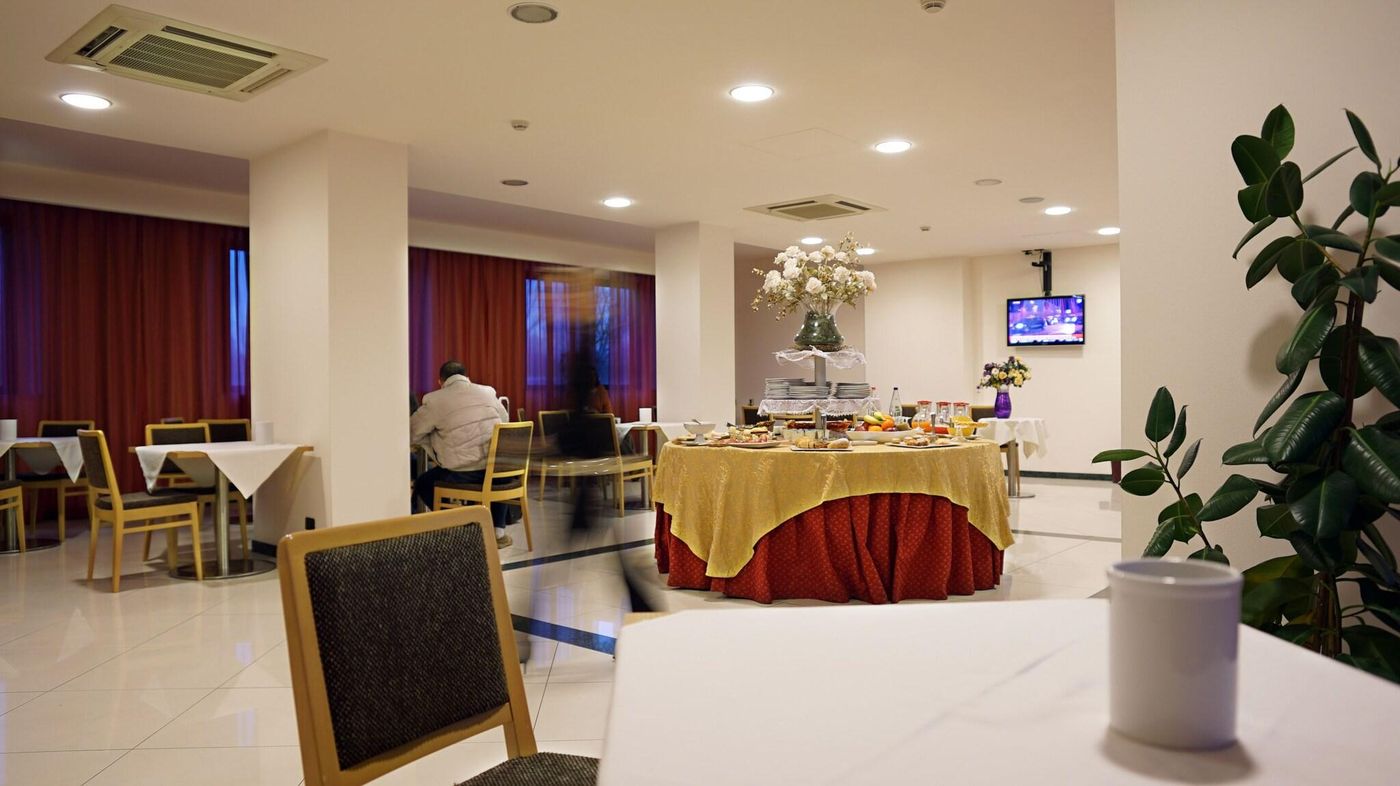 Garden-Hotel-Restaurant-5