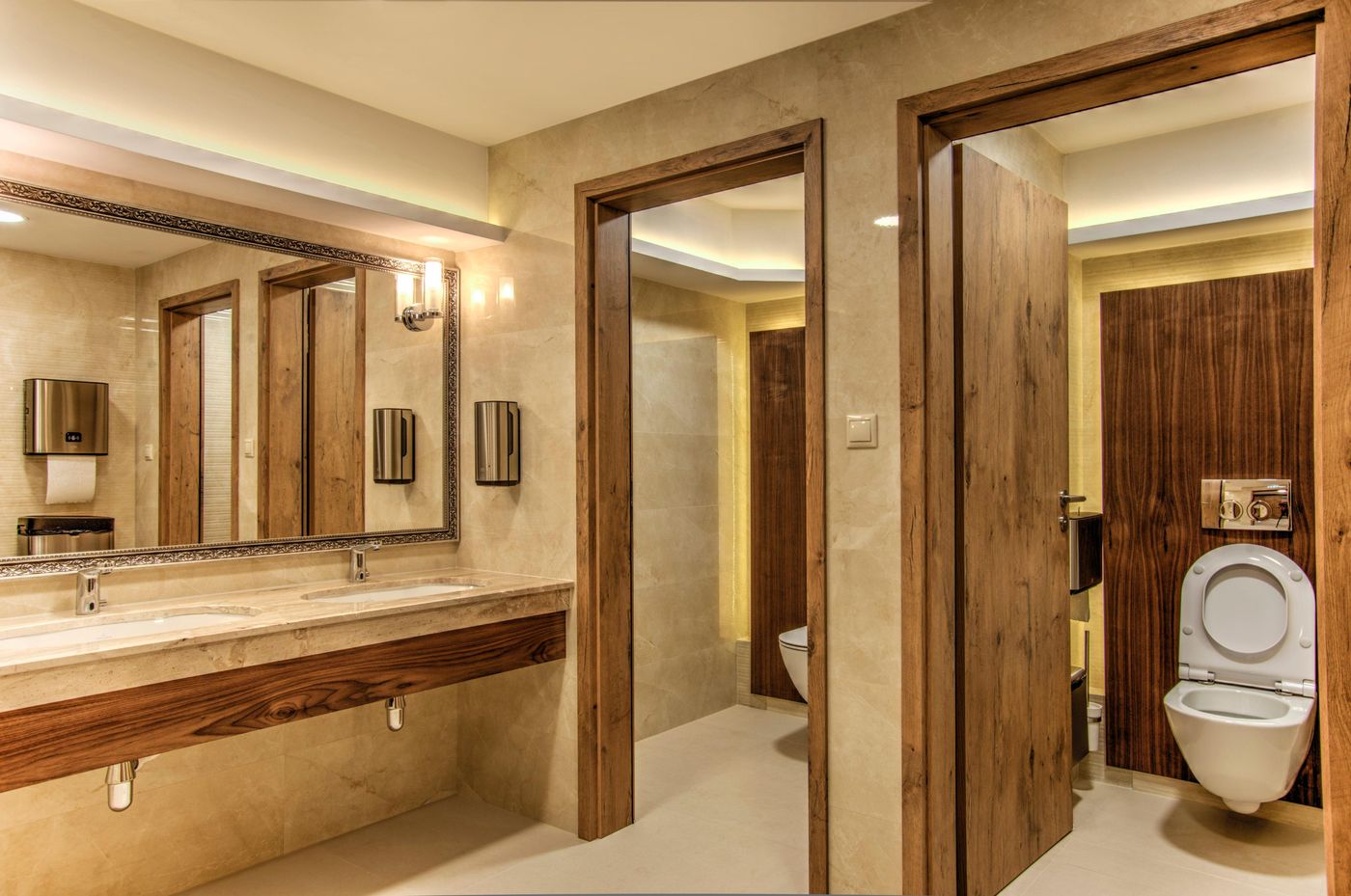 Holiday-Inn-Plovdiv-Lobby-37