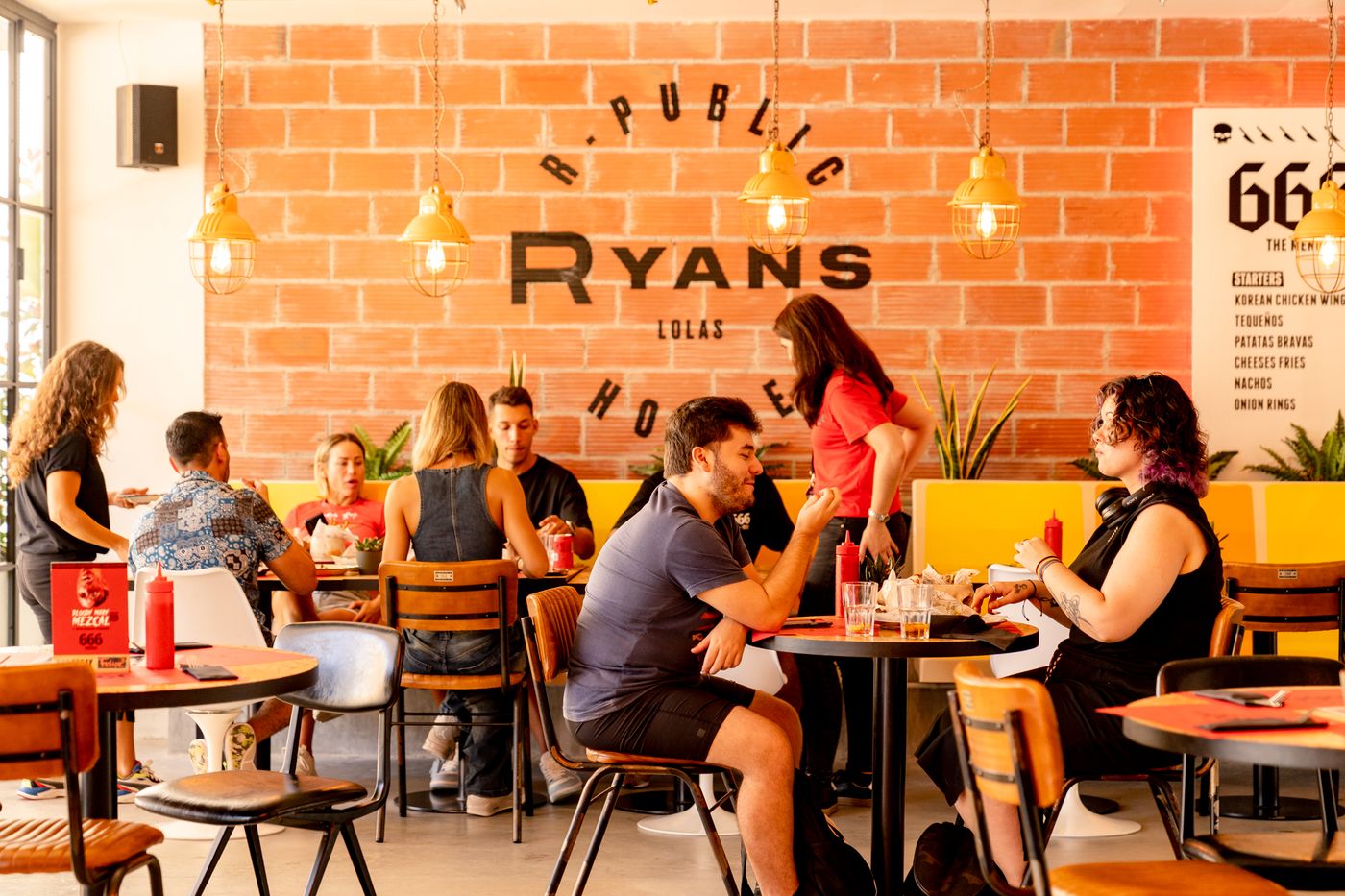 Ryans-Lolas---Adults-Only-General-view-57