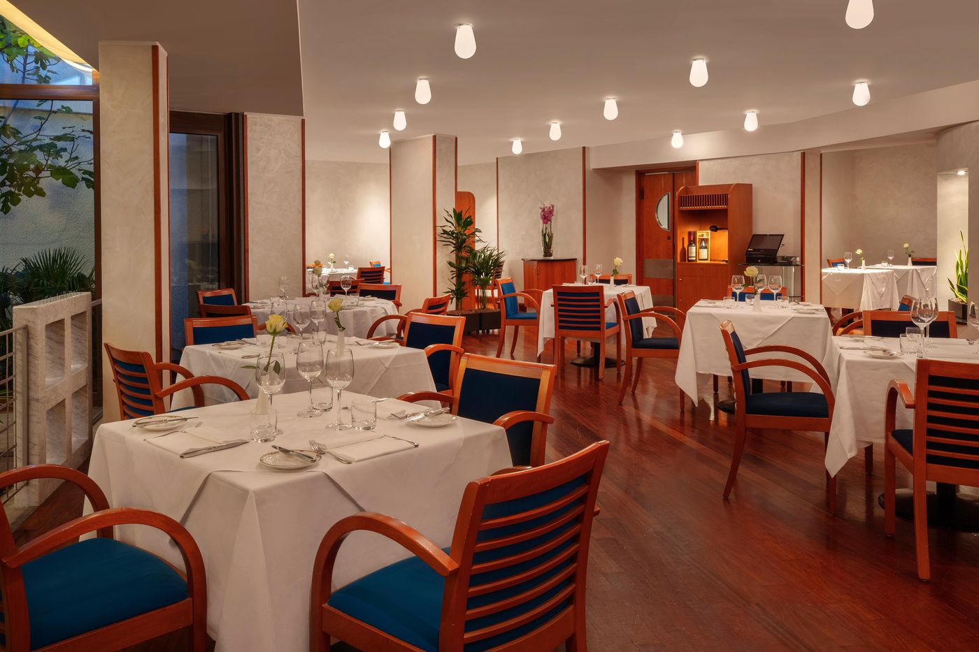 Crowne-Plaza-Milan-Linate-Restaurant-53