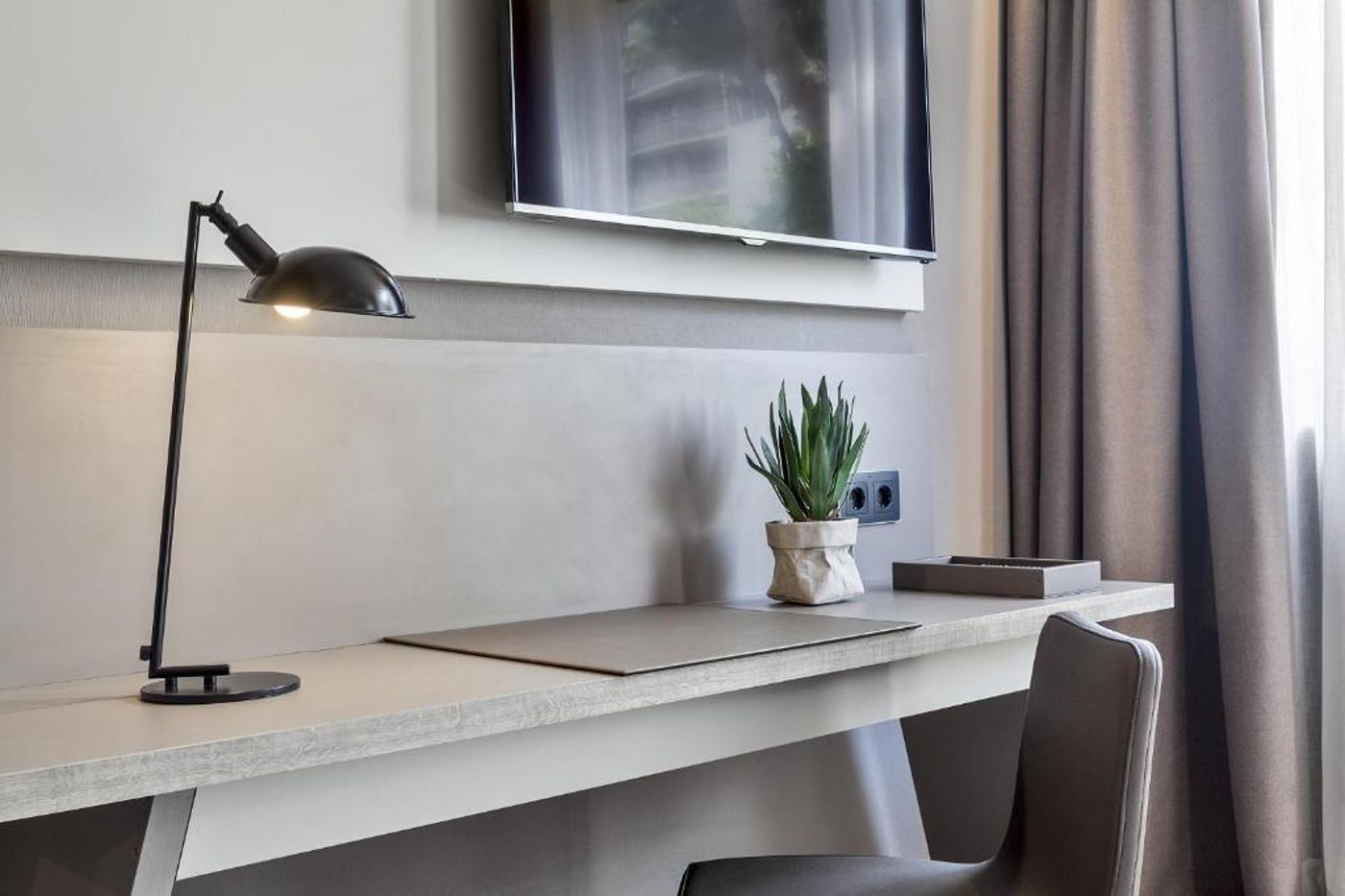 Upper Diagonal-Spain-BARCELONA-Room-5