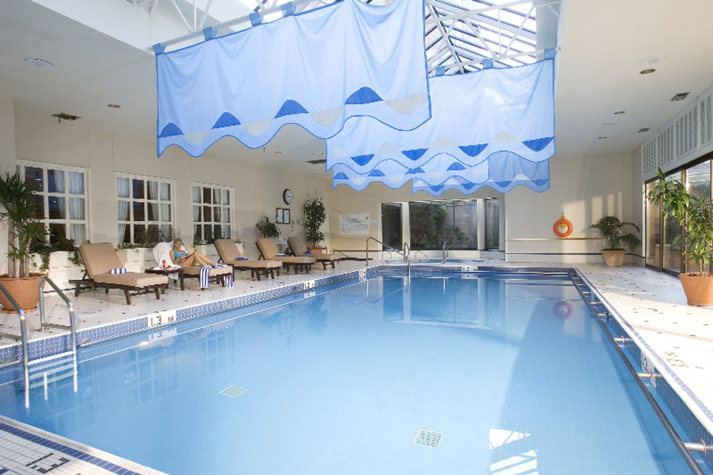 The-Sutton-Place-Pool-44