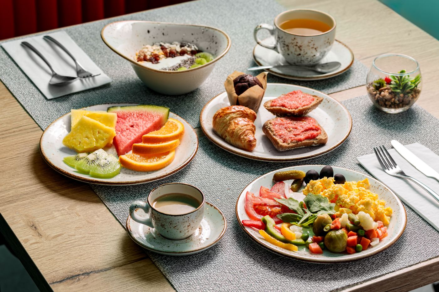 Room-Mate-Mario-Bar-27