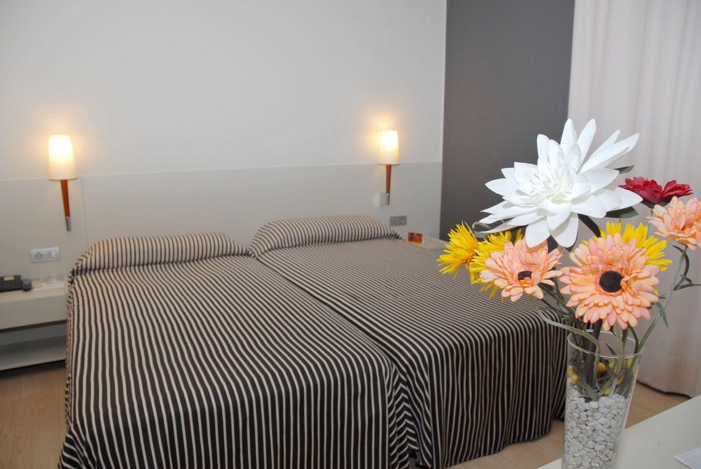 El Castell Hotel-Spain-SANT BOI DE LLOBREGAT-General view-8