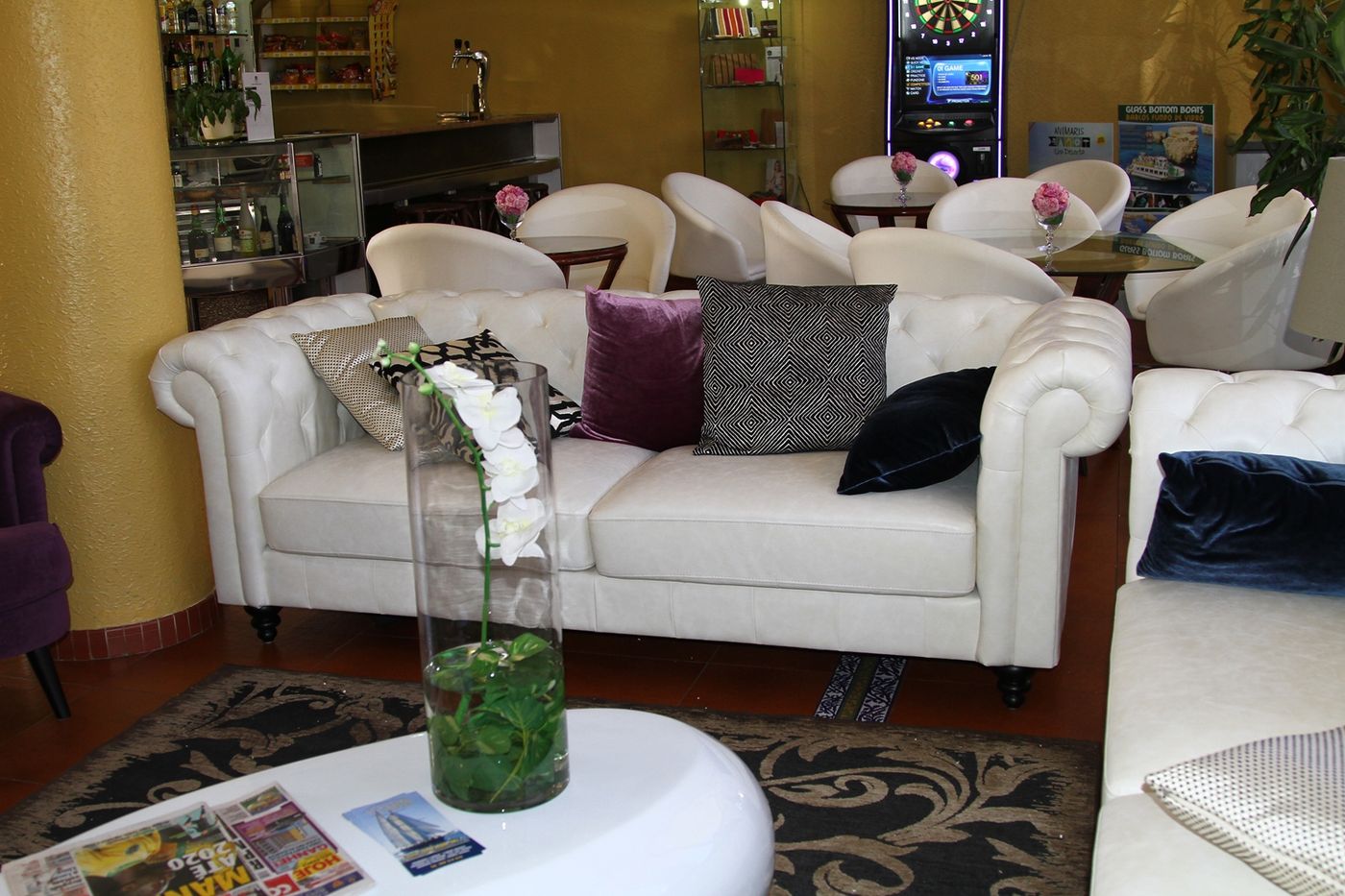 Best-Western-Dom-Bernardo-Lobby-37