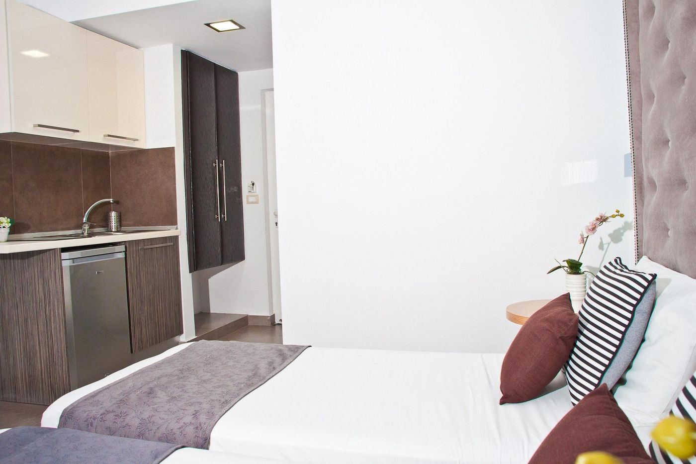 Malibu-Boutique-Room-39