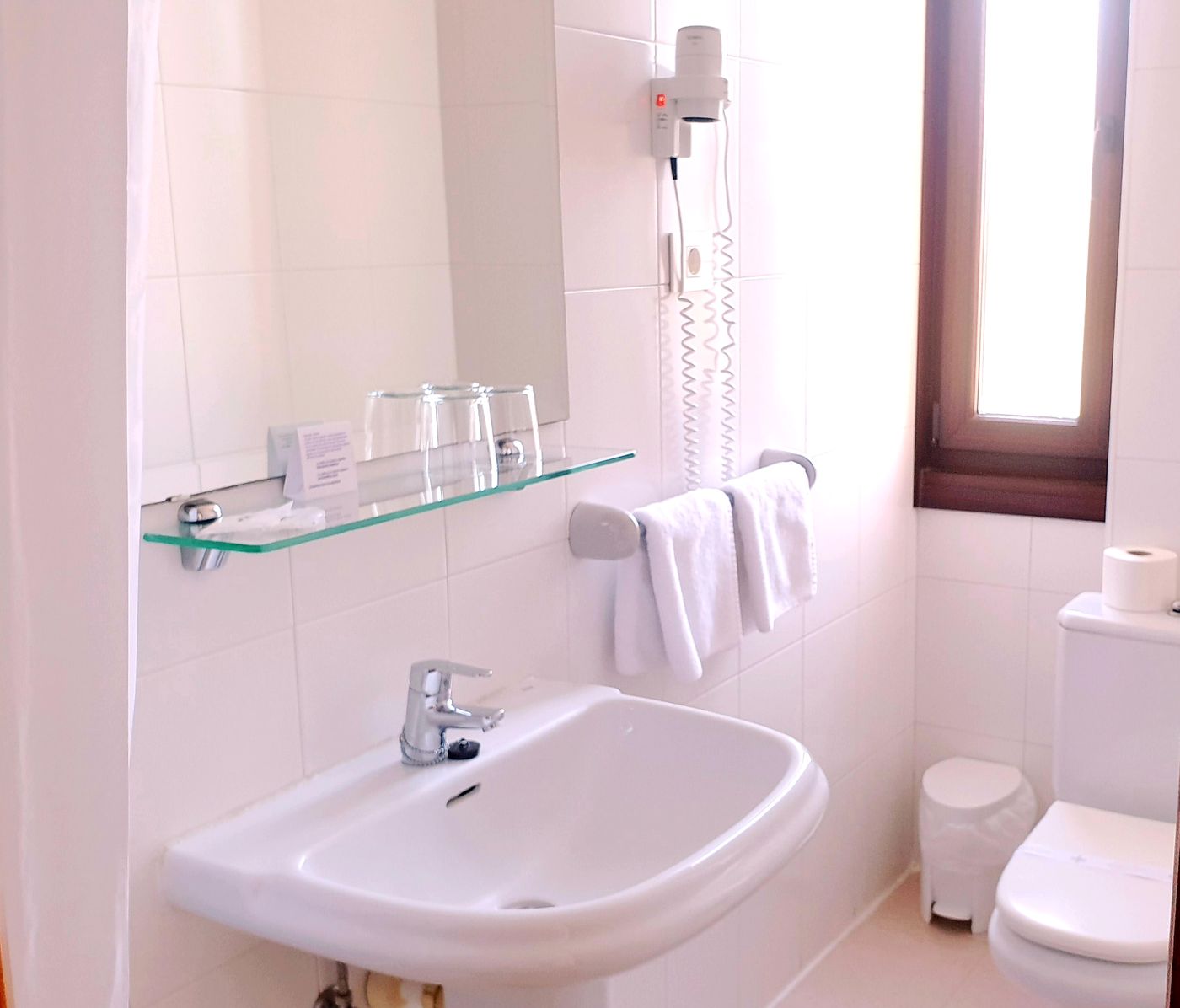 Zarauz-Spain-ZARAUTZ-Room-10