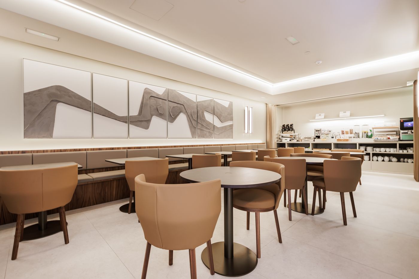 White-Lisboa-Lobby-11