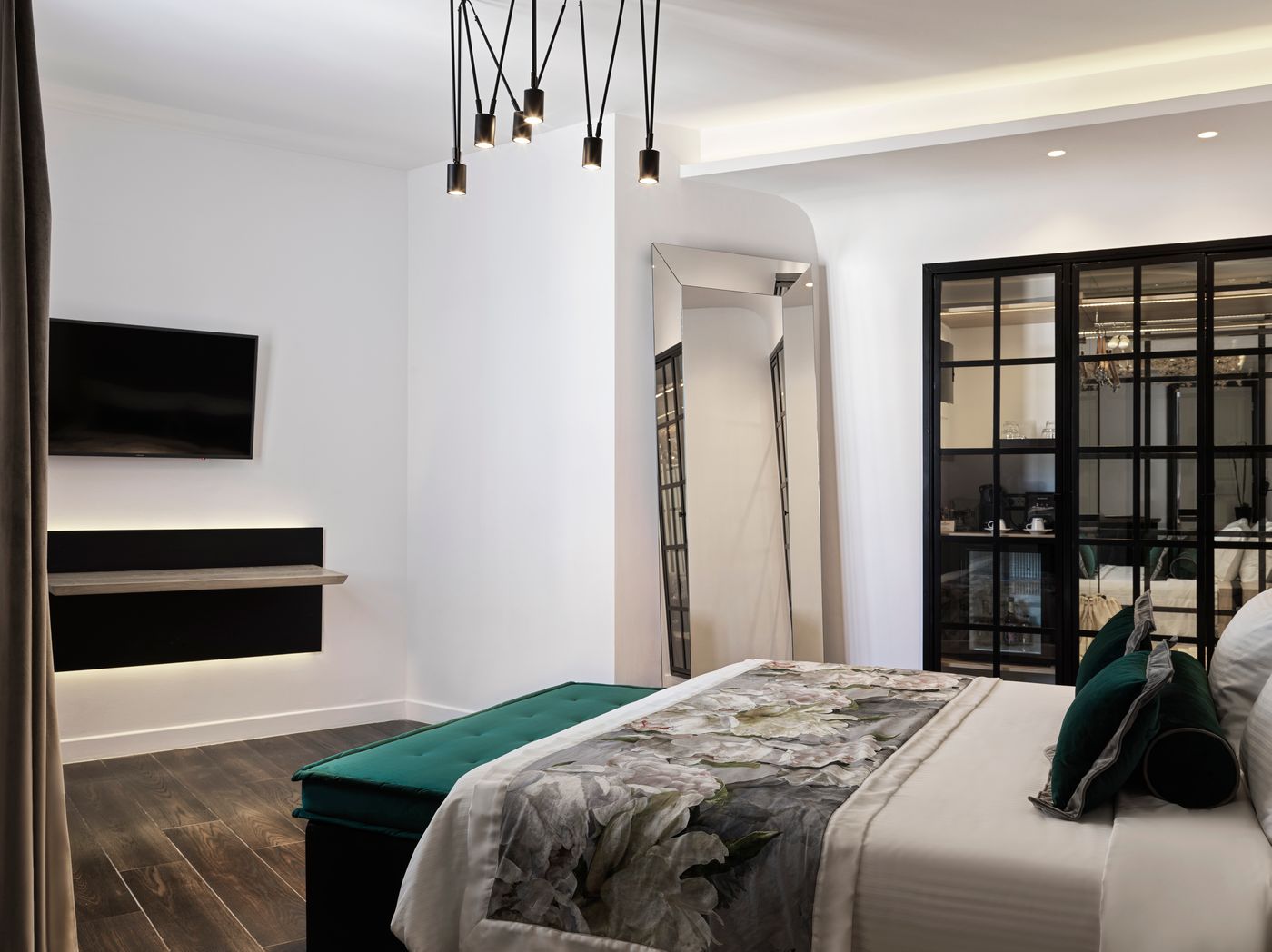 Katikies-Garden-Santorini---The-Leading-Hotels-Room-14