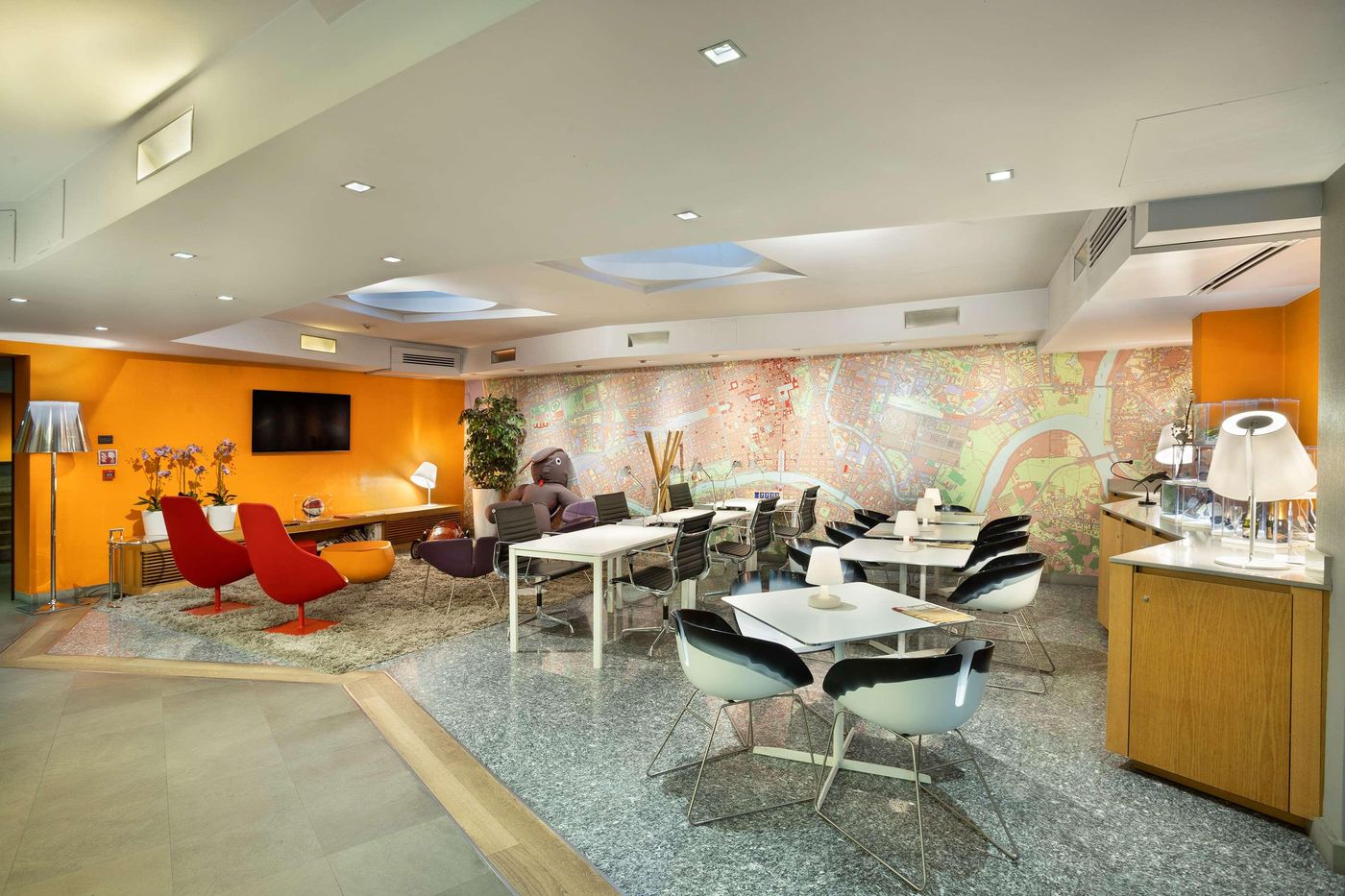Best Western Plus Executive Hotel and Suites - Italy - Torino - Bar - 3