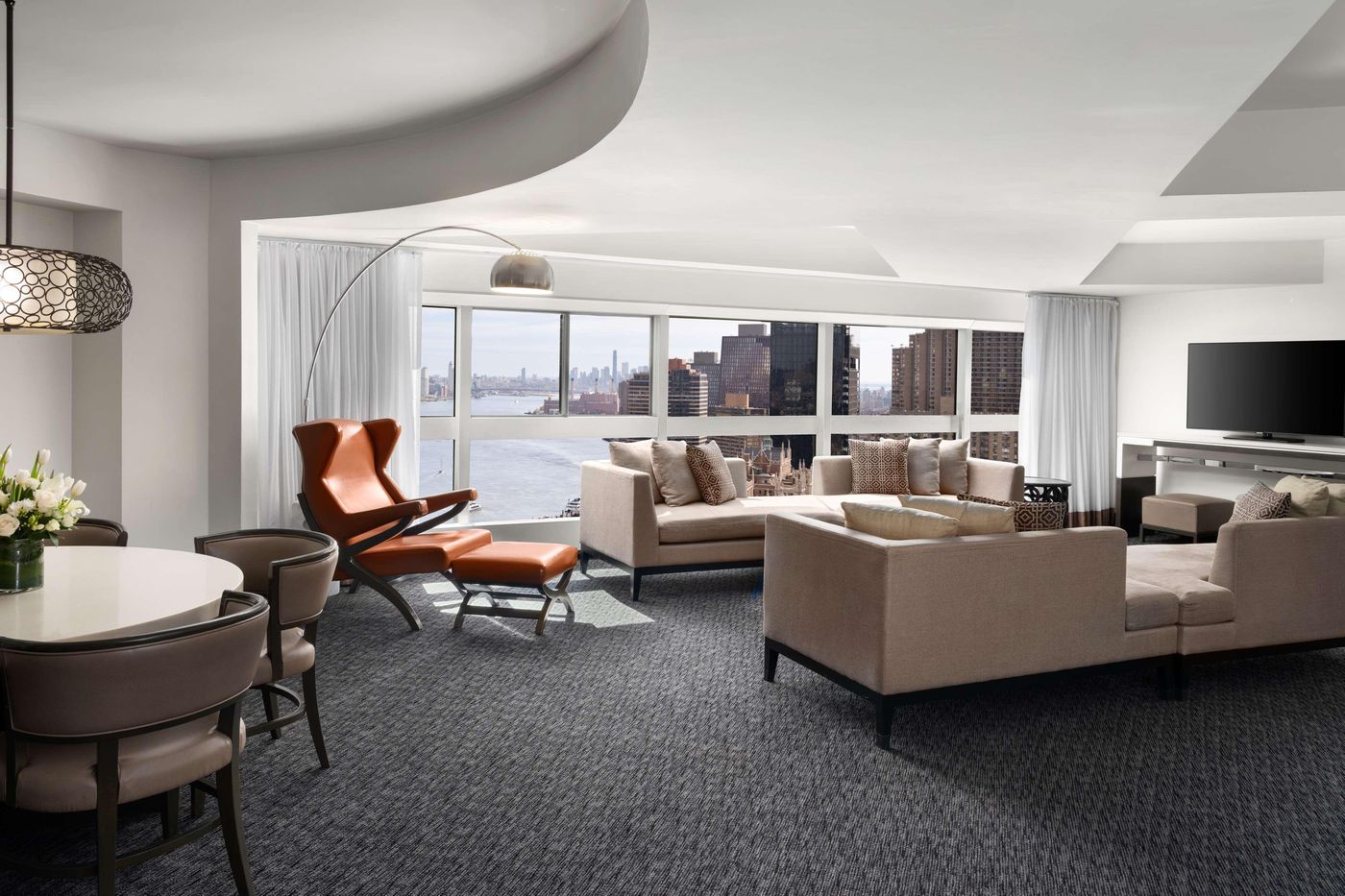 Millennium-Hilton-New-York-One-UN-Plaza-Room-25