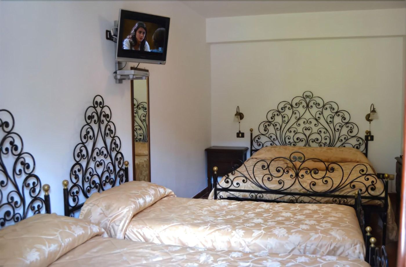 Hotel-Bucaneve-Room-10