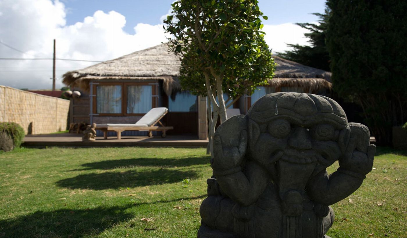 Hotel-100--Fun-Lobby-5