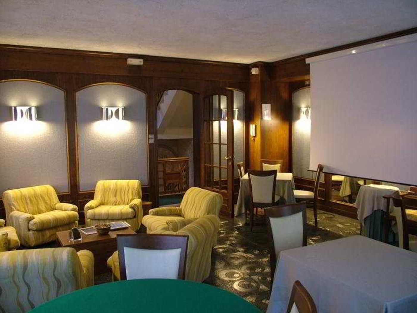 LH Hotel & Ristorante del Lago-Italy-SCANNO-Lobby-3