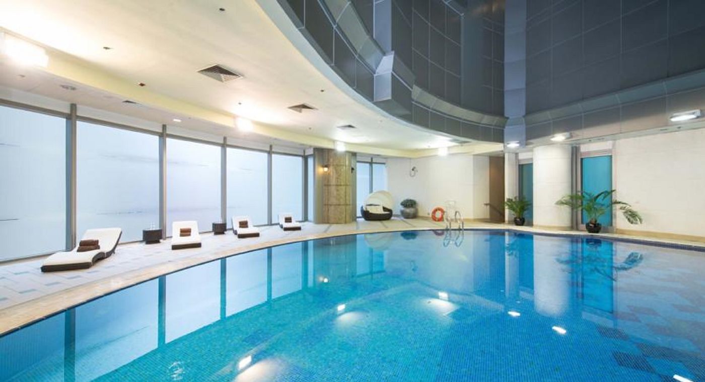 The-Empire-Hotel-Kowloon-Pool-11