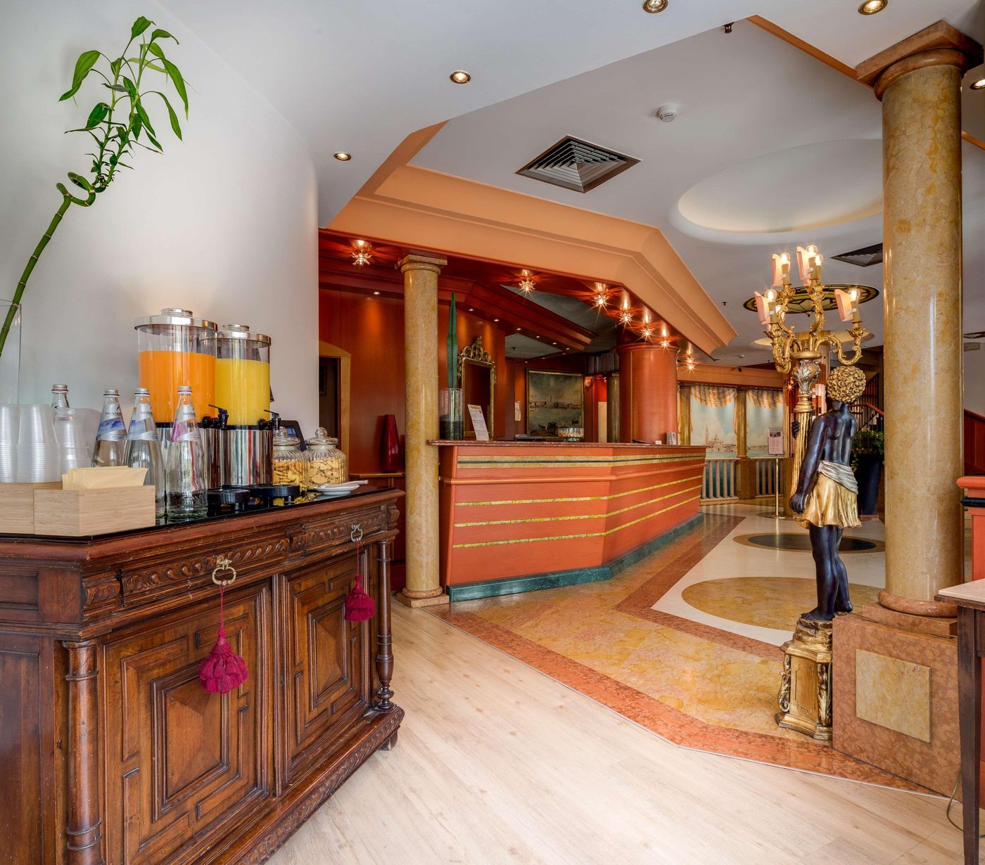 Best-Western-Hotel-Tritone-Lobby-13