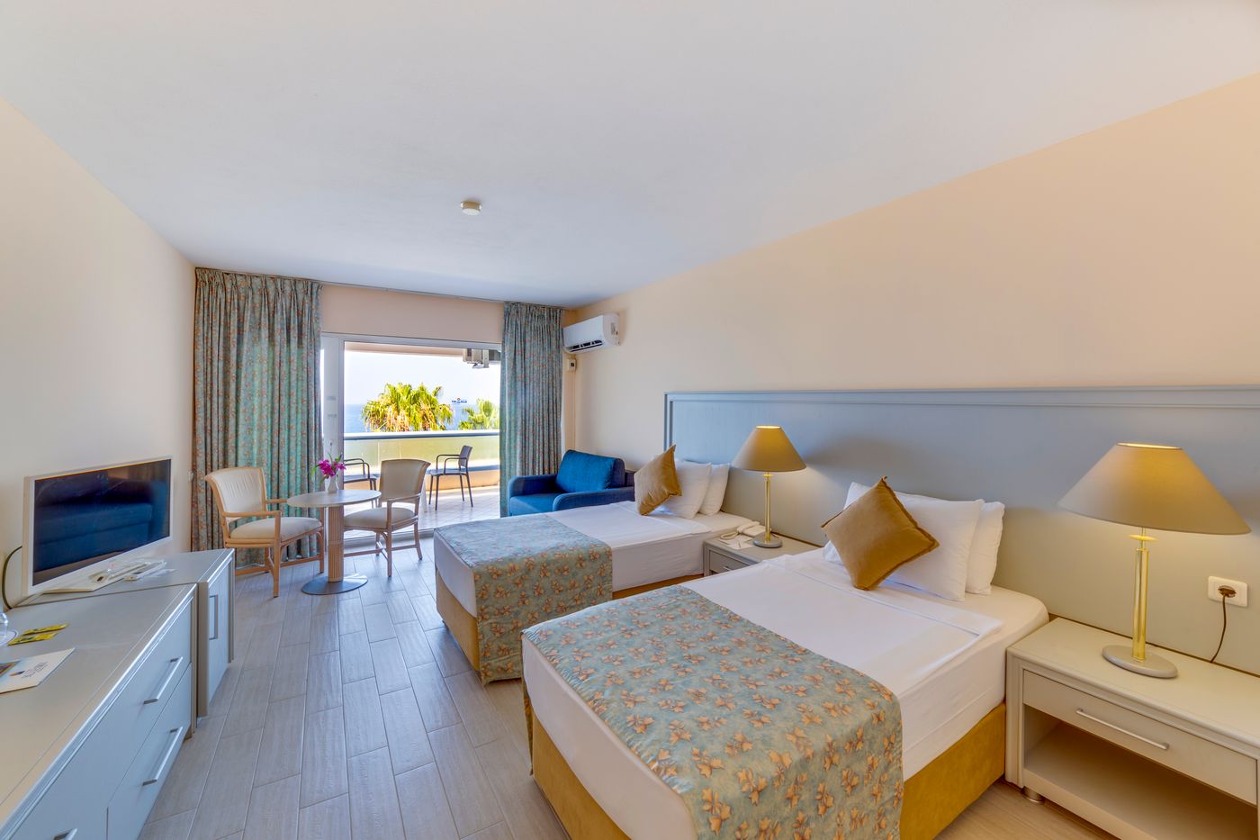 Grand-Blue-Sky-International-Room-17