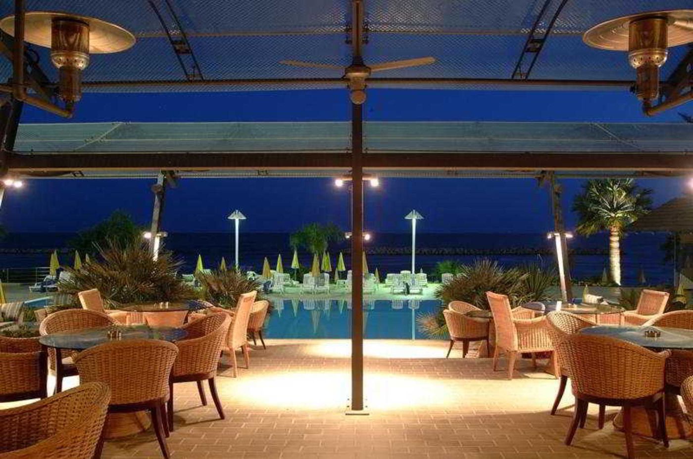 Palm-Beach-Hotel---Bungalows-Terrace-46