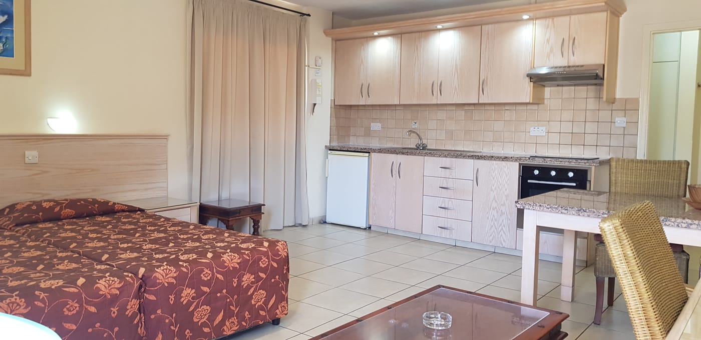 Senator-Hotel-Apartments-Room-19