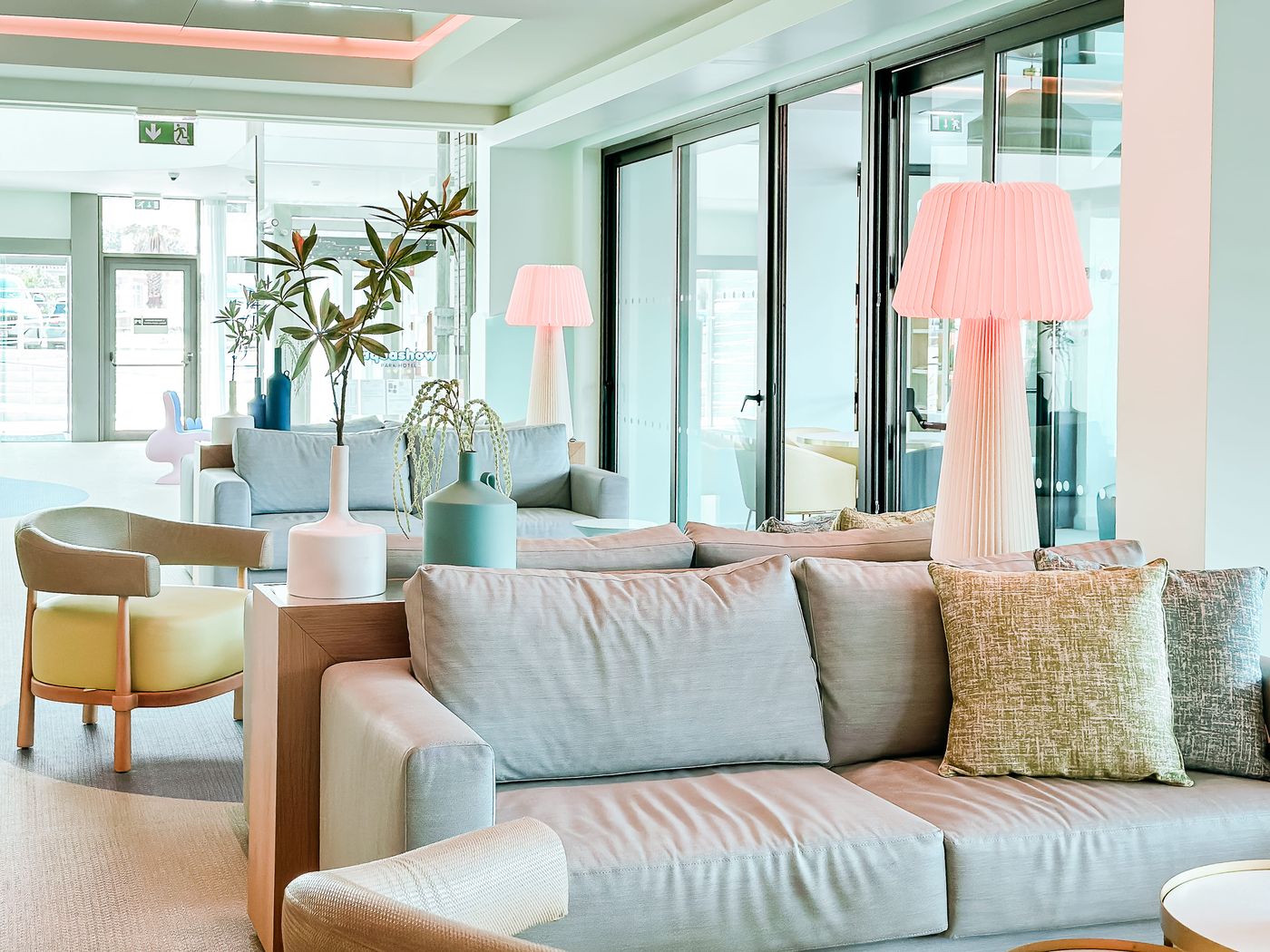 Aquashow-Park-Hotel-Lobby-54