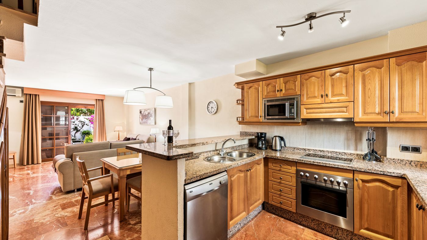 Macdonald-Villacana-Club-Room-36