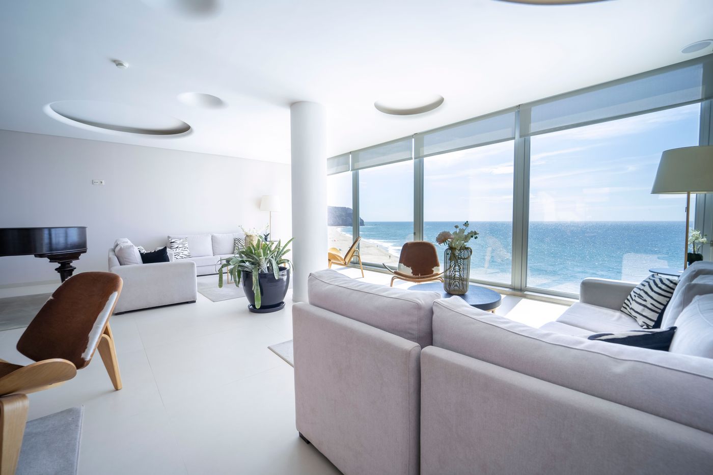 HOTEL-ARRIBAS-Lobby-10