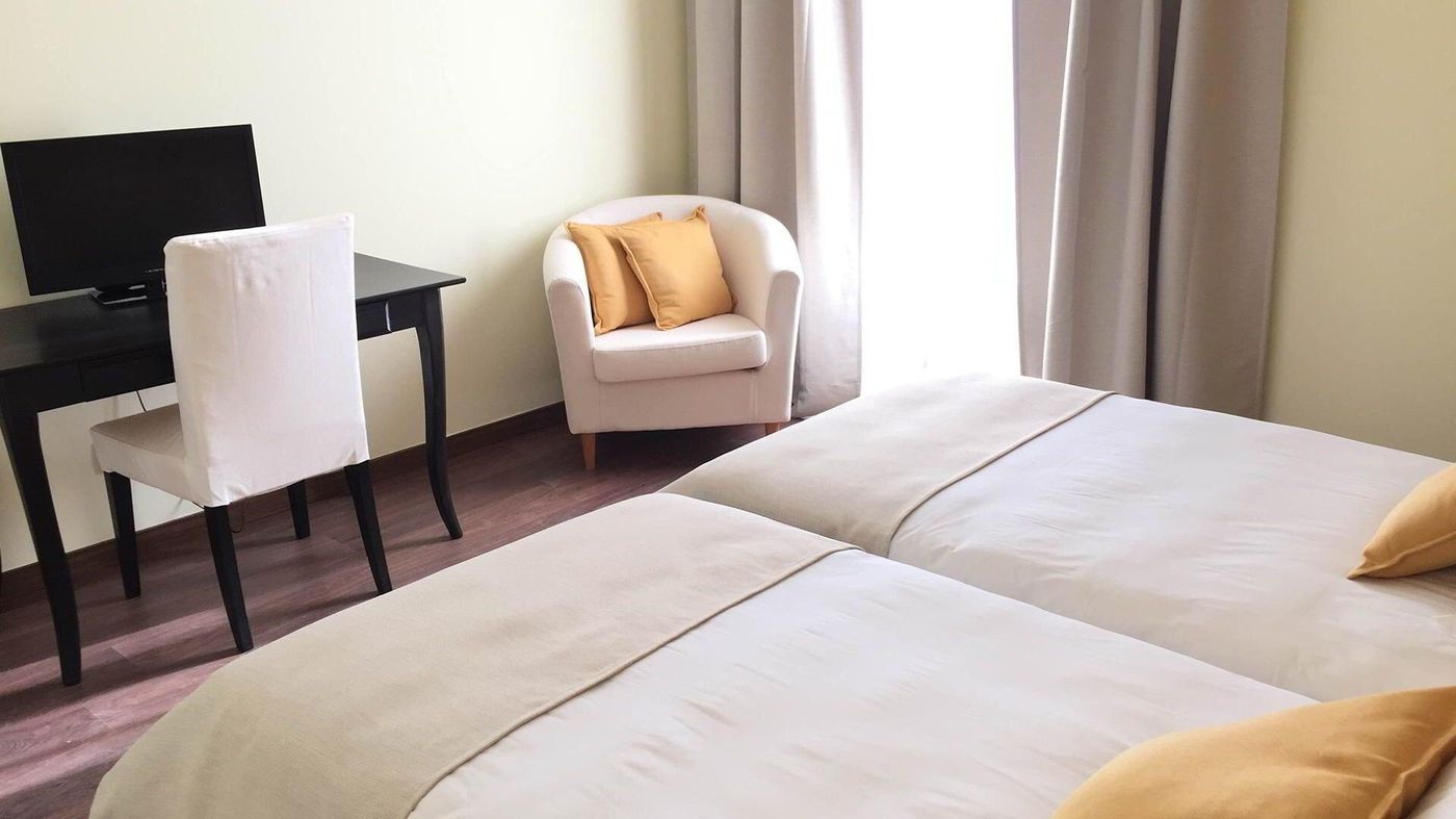 Casa-Do-Alfaro-Room-2