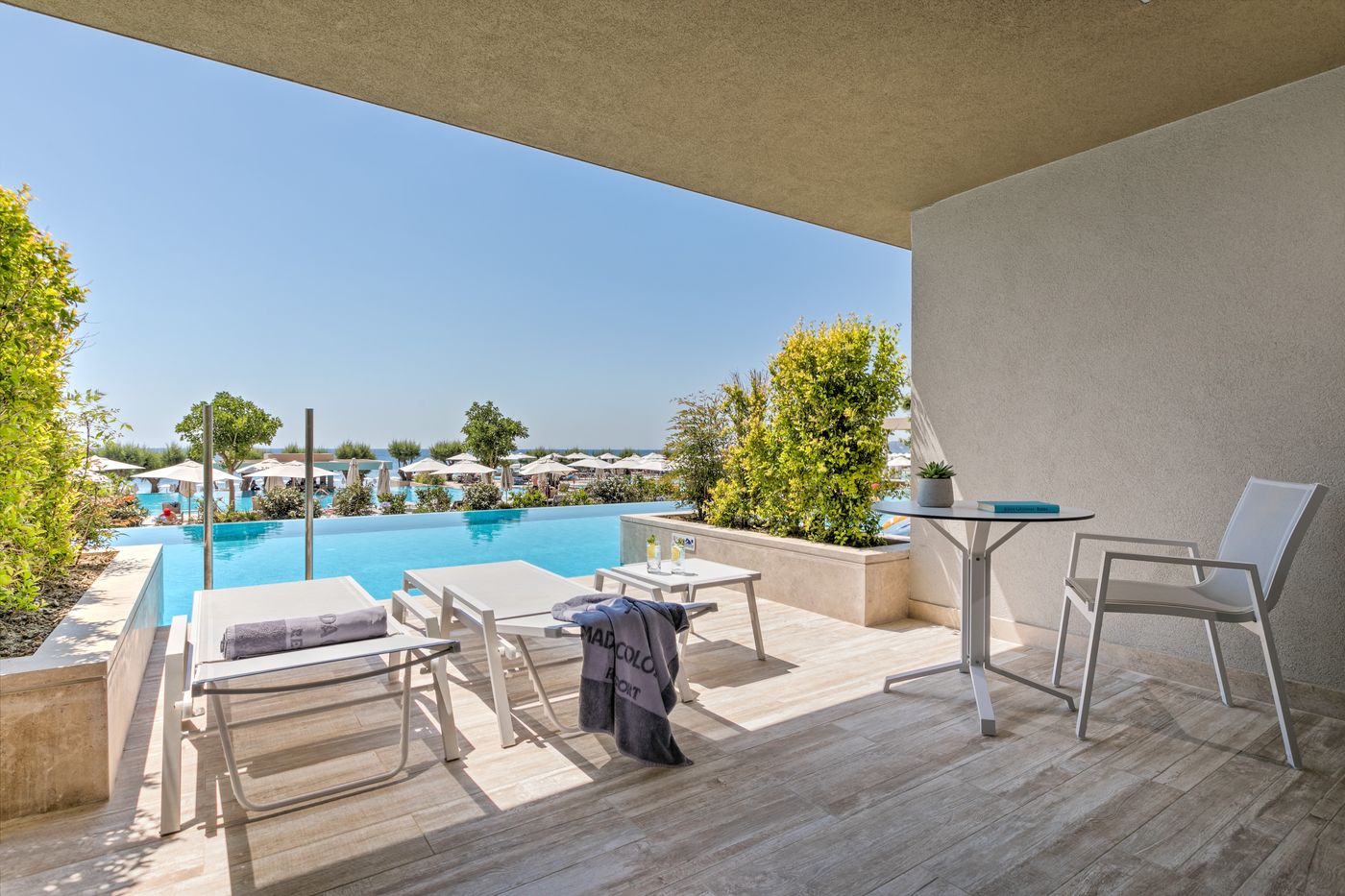 Amada Colossos Resort