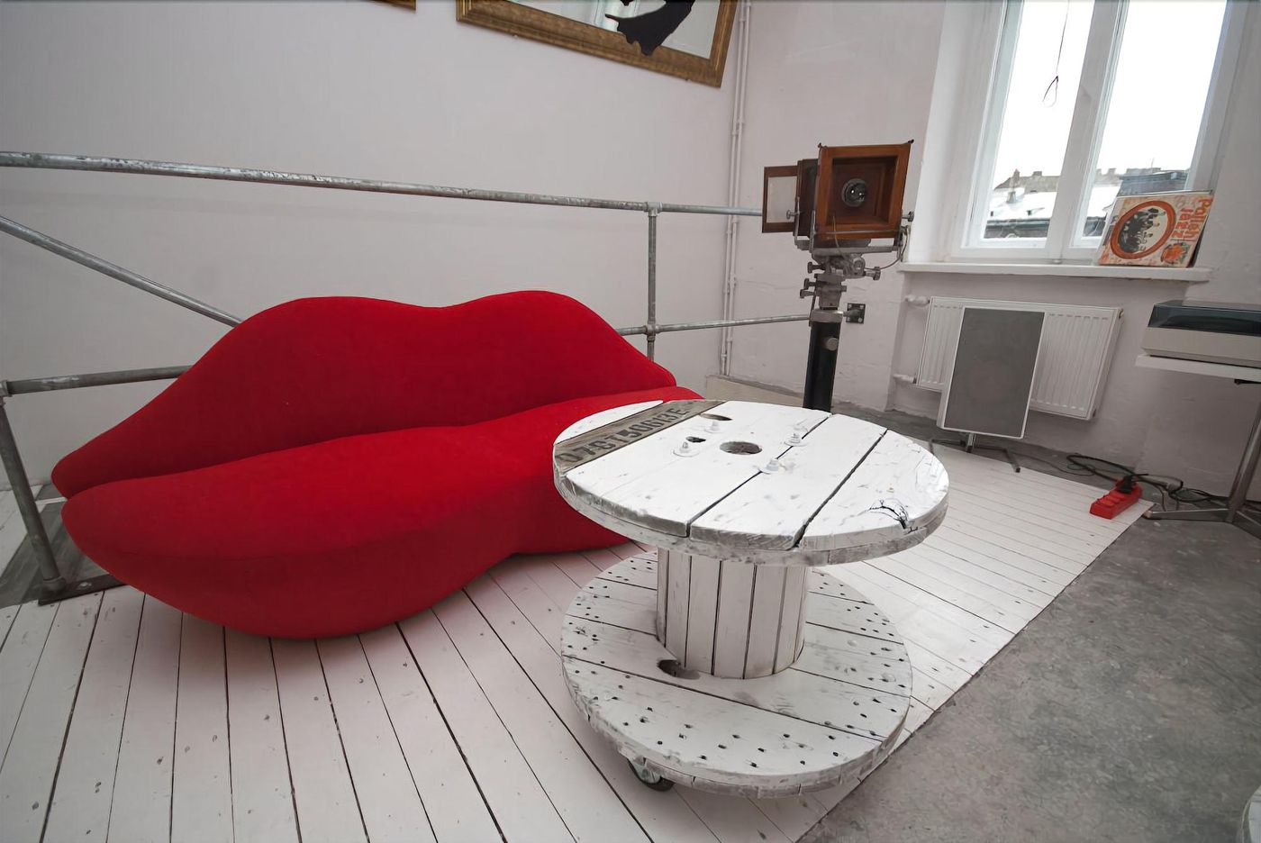 Sen-Pszczoly-Loft-Hotel-Lobby-2