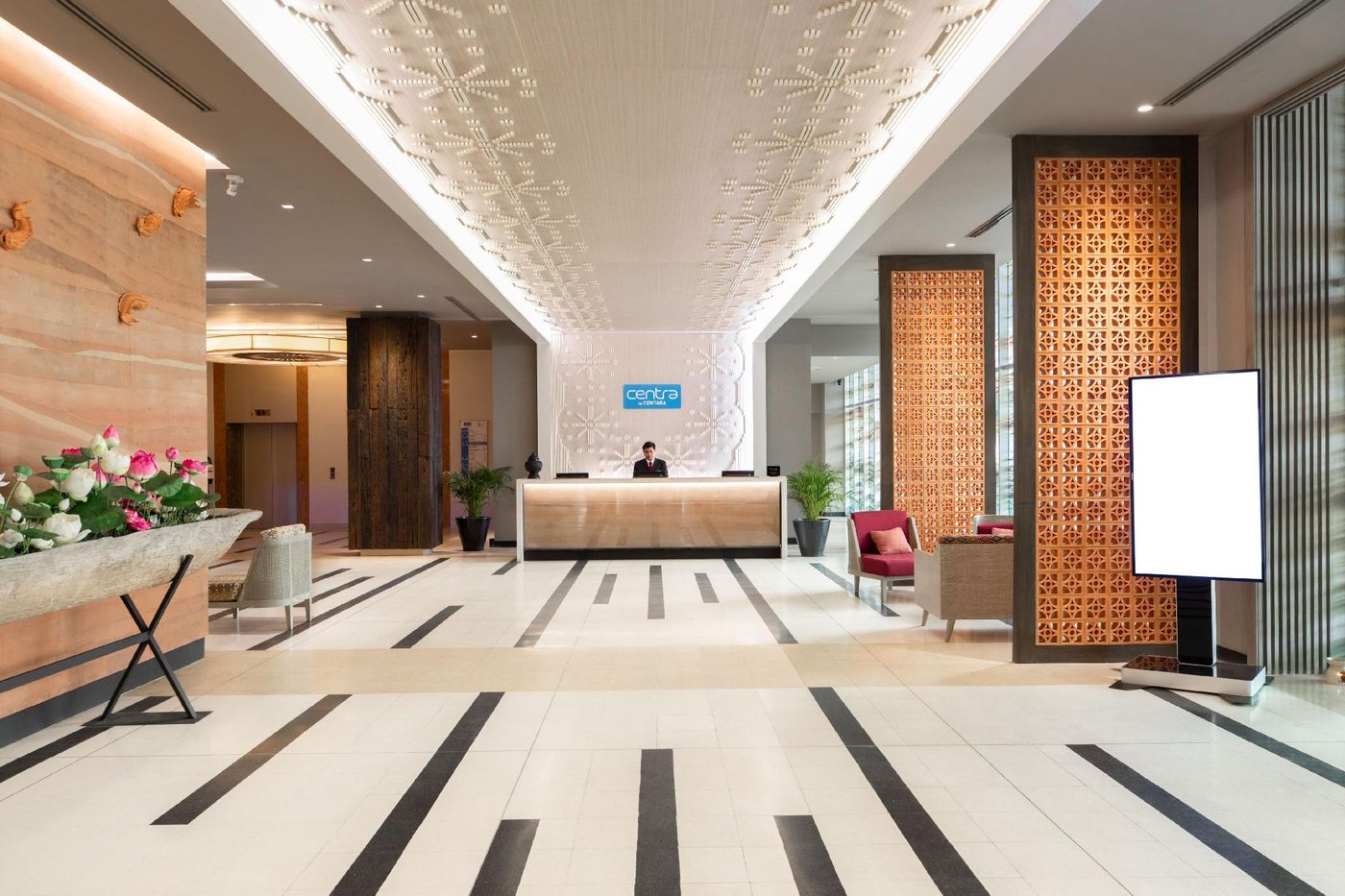 Centara Life Government Complex Hotel & Convention-Thailand-Bangkok-Lobby-6