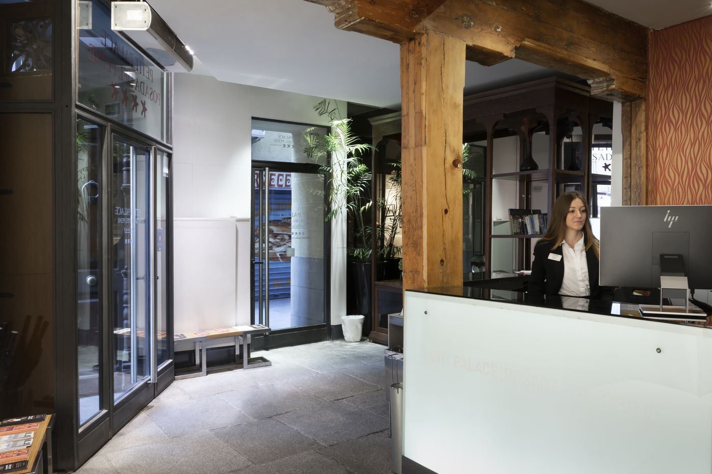 Petit-Palace-Posada-del-Peine-Lobby-5