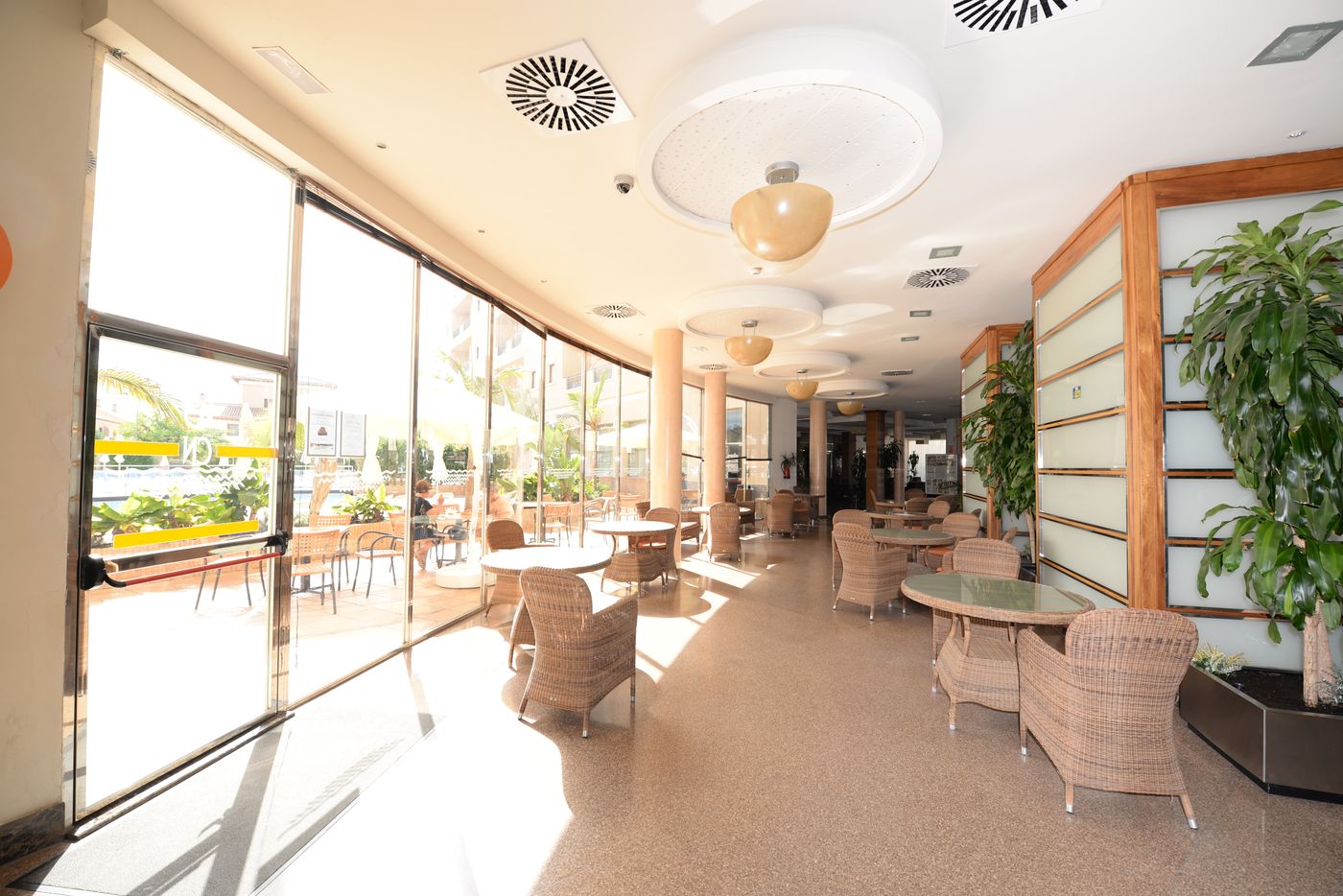 Monarque-Costa-Narejos-Lobby-31