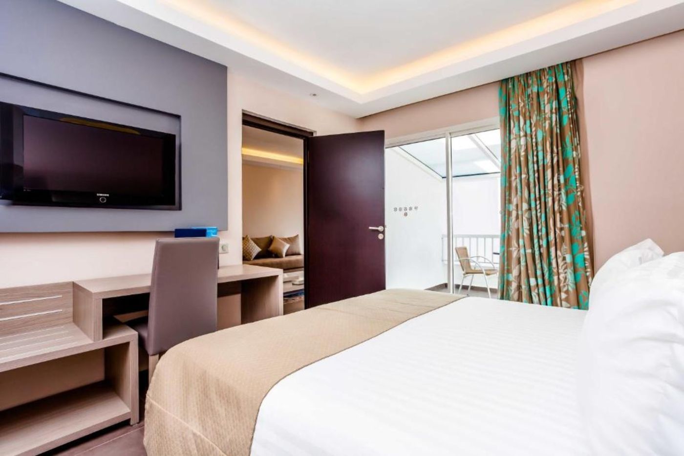 Atlas-Amadil-Beach-Aqua-Sun-Room-27