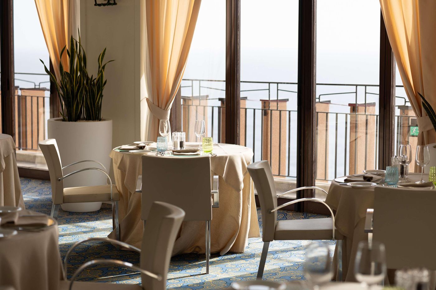 Unahotels-Capotaormina-Restaurant-29