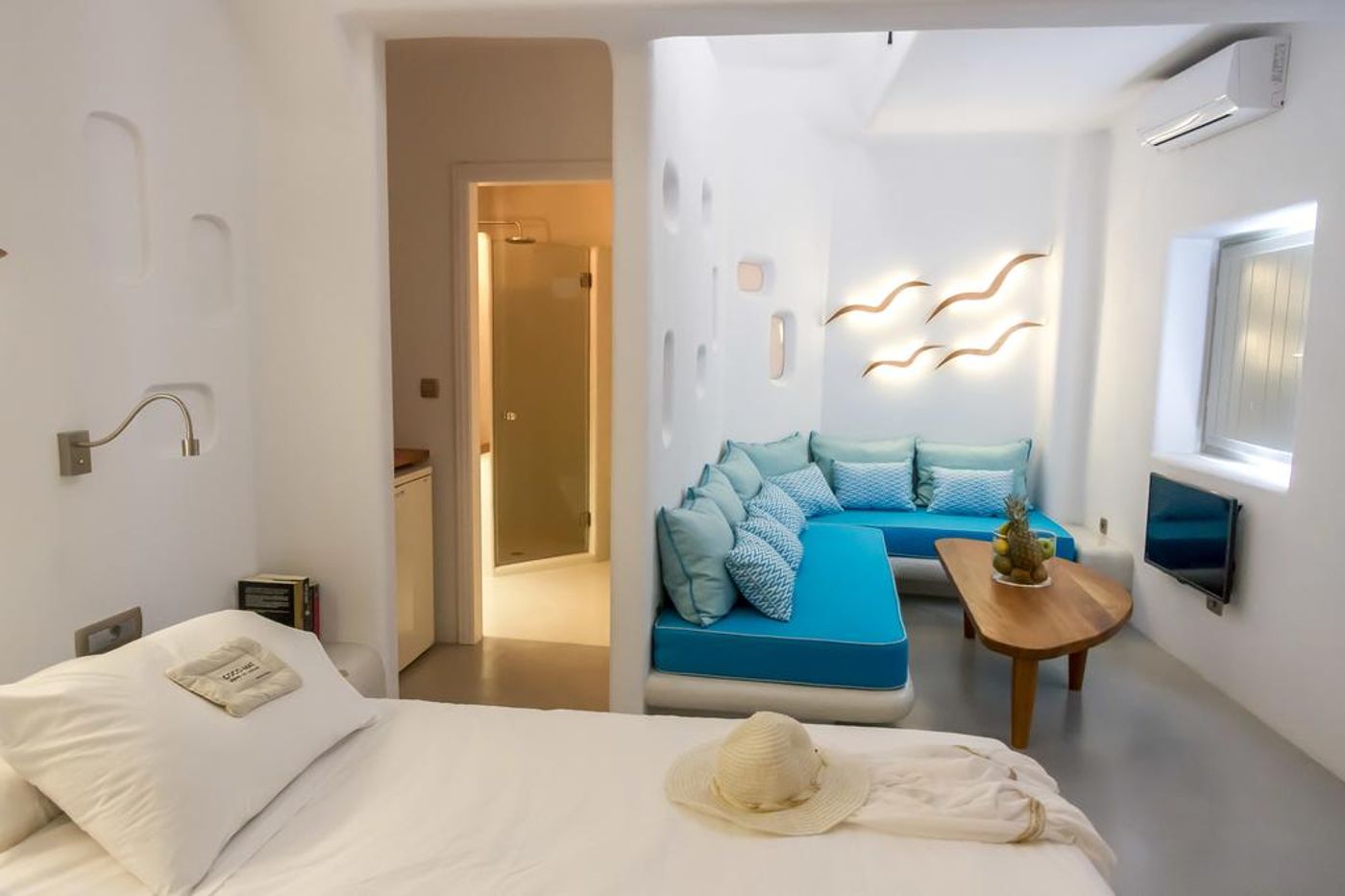 La-Perla-Villas-Room-14