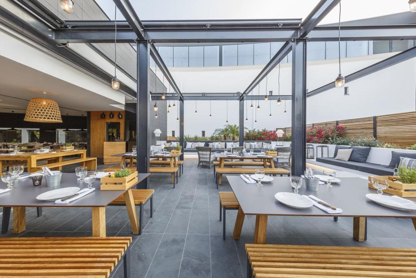 Praia-Verde-Boutique-Hotel---Design-Hotels-Restaurant-48