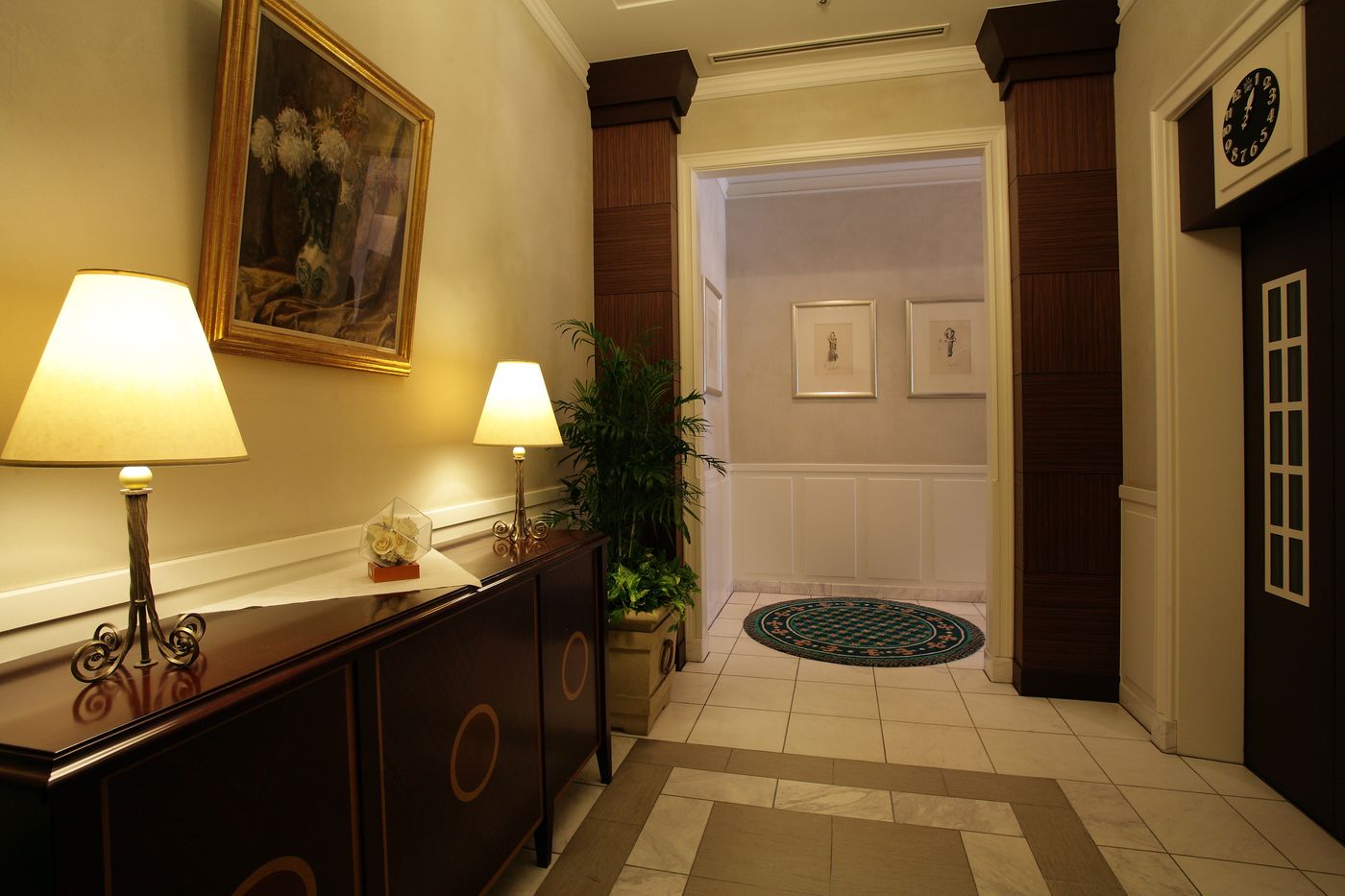 Hotel Monterey La Soeur Ginza-Japan-Tokyo-General view-5