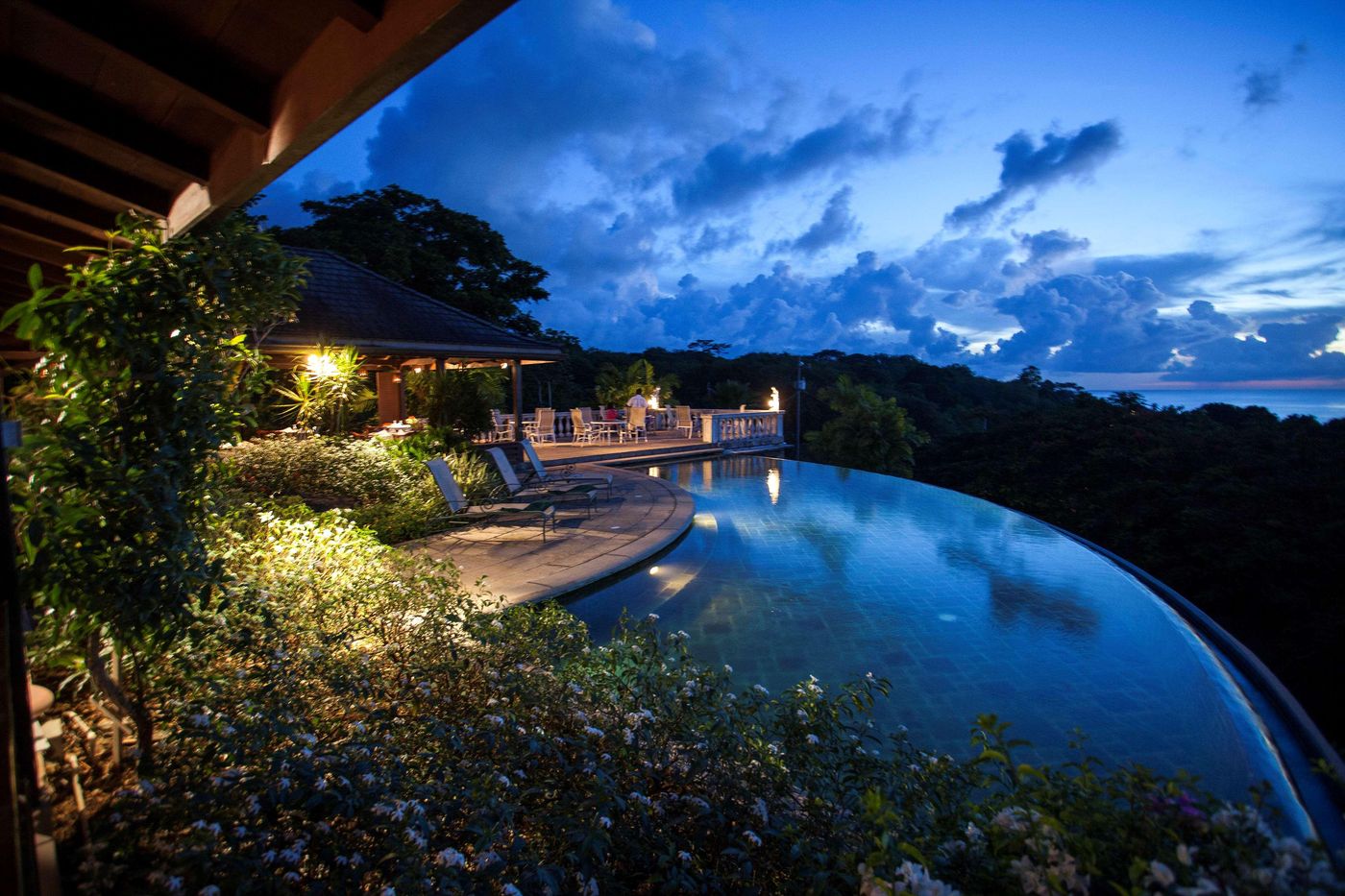 The-Villas-At-Stonehaven-Pool-4