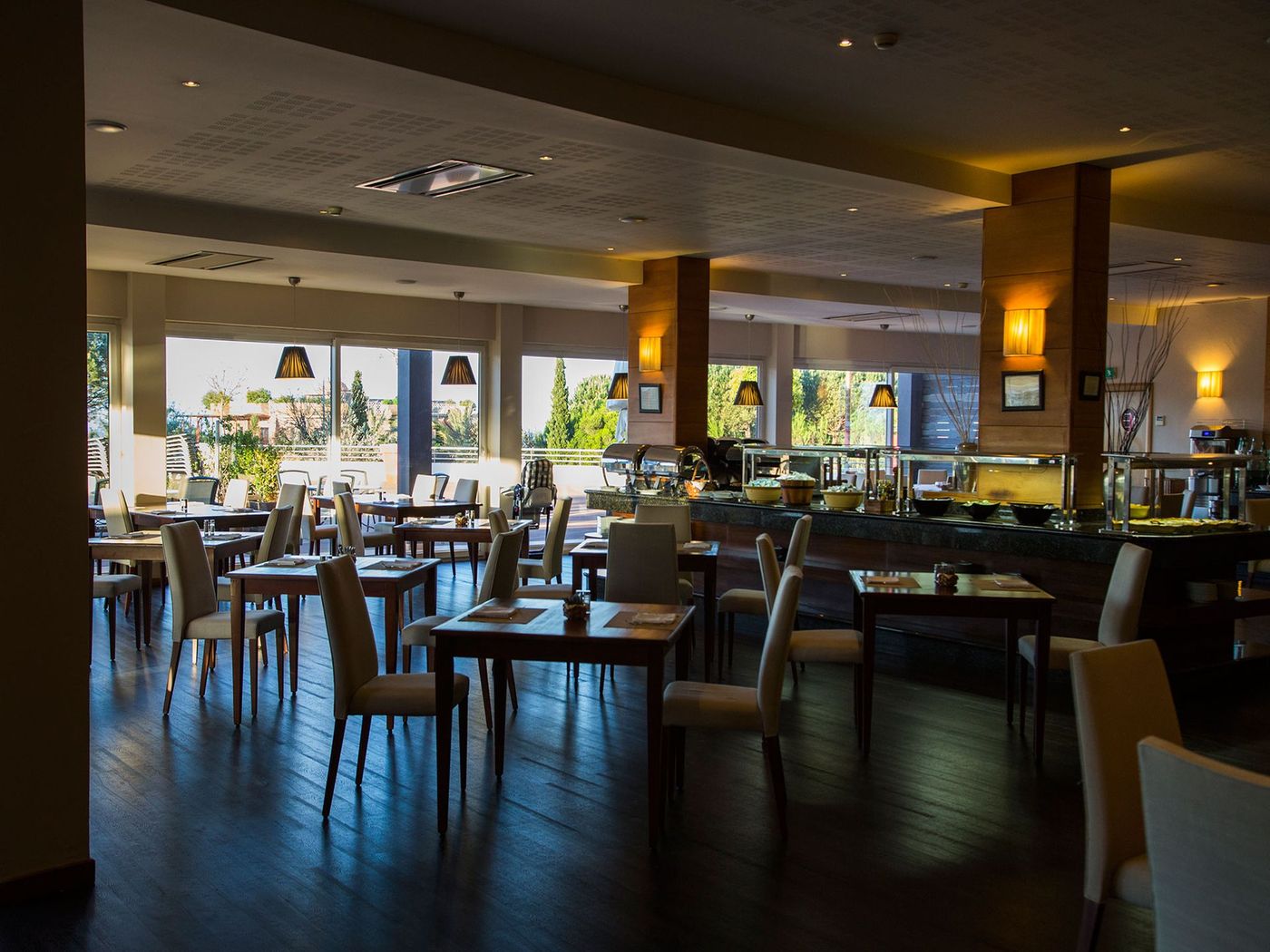 Solplay-Hotel-de-Apartamentos-Restaurant-9