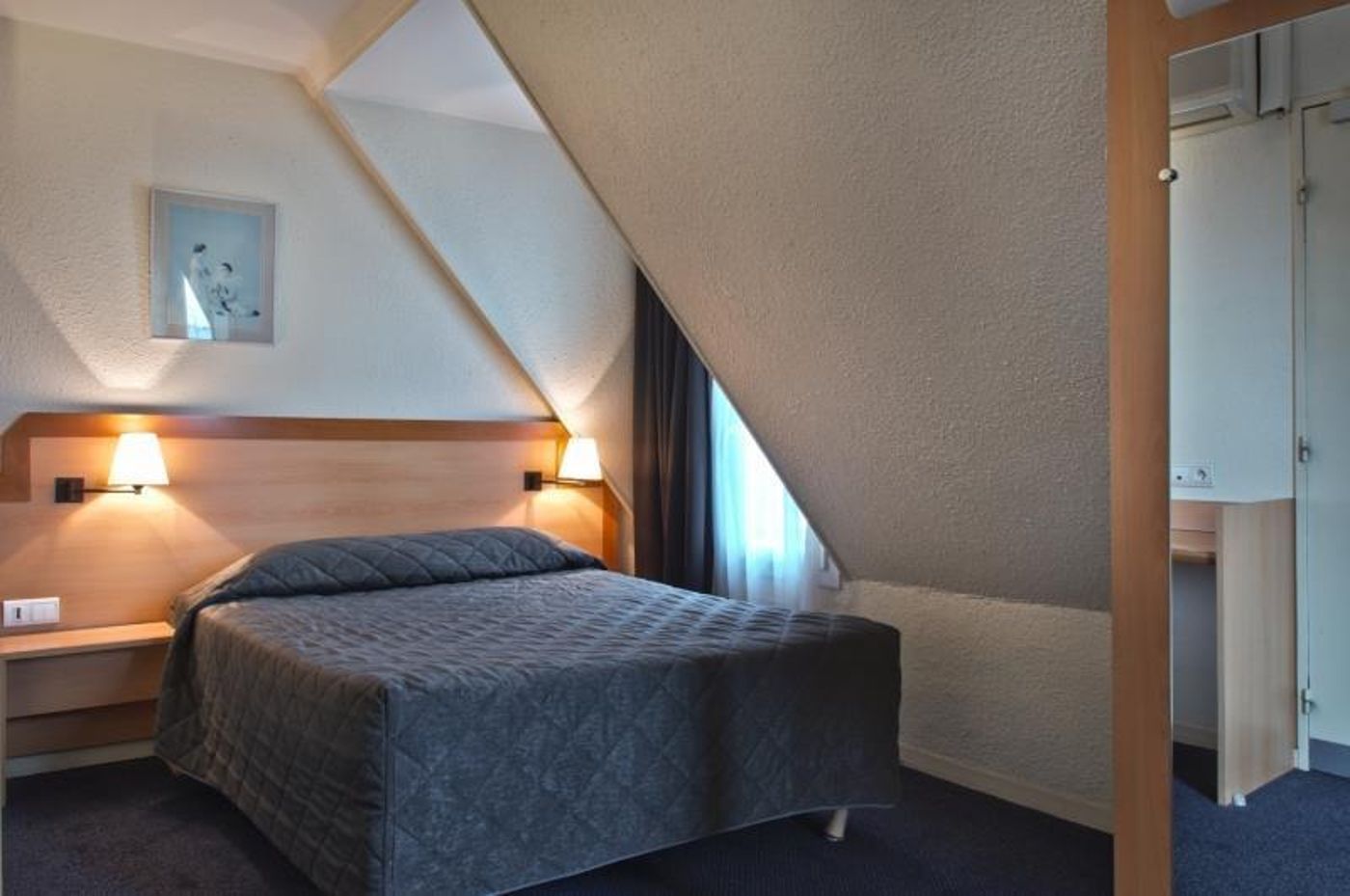 Hotel-Du-Chemin-Vert-Room-8