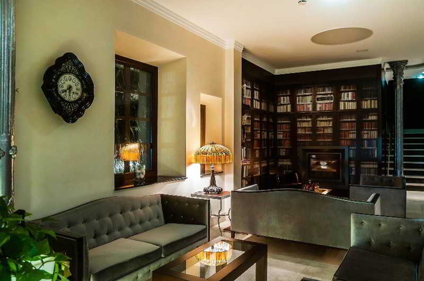 Granda Hotel-Spain-CANGAS DE ONIS-Lobby-5
