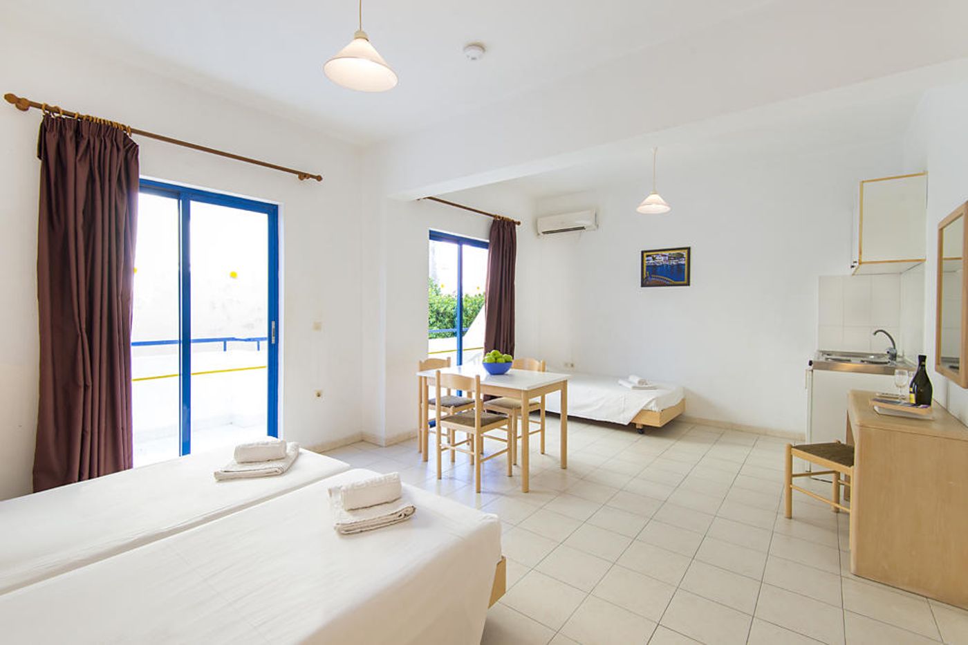 Blue Roses Apartments