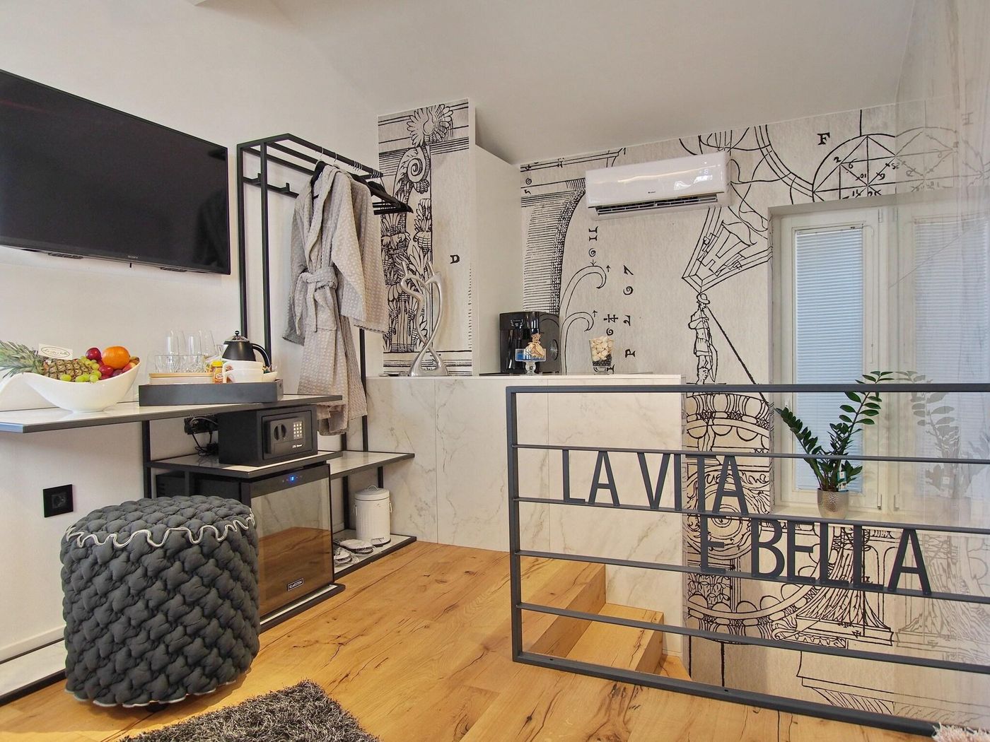 La-Vita-E-Bella-Ii-Room-45