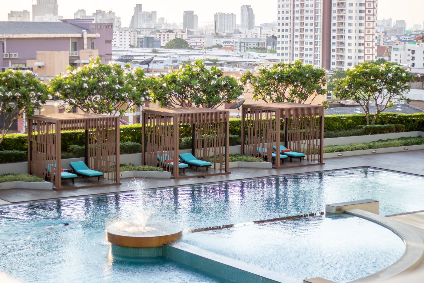 Swissotel-Bangkok-Ratchada-Pool-52