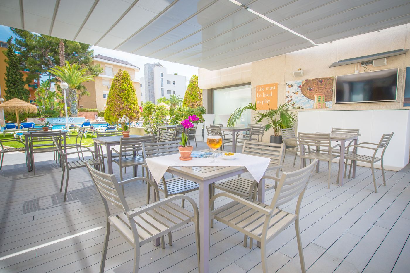 Atenea-Park-Suites---Apartments-Bar-9