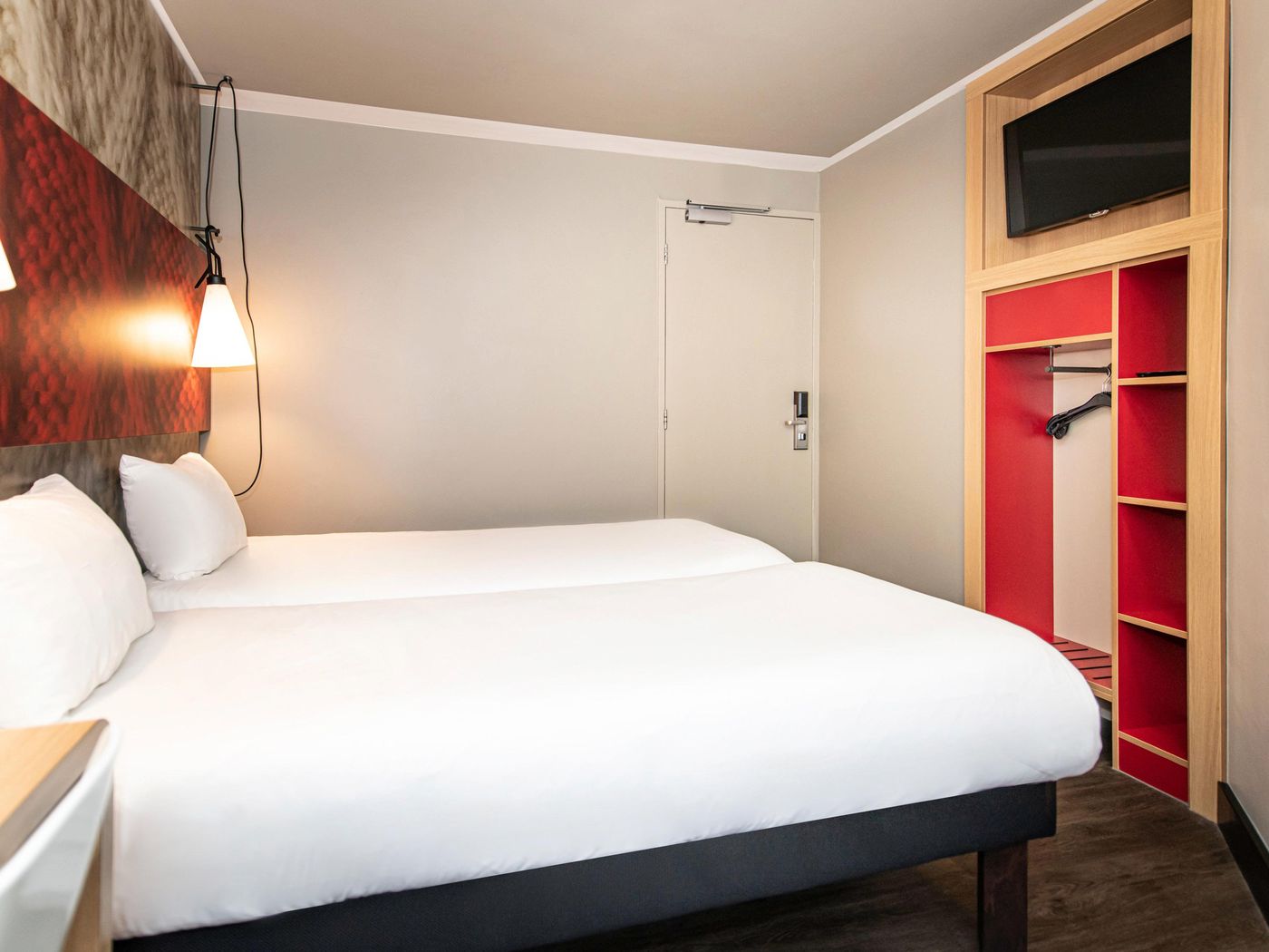 ibis-Amsterdam-Centre-Room-33