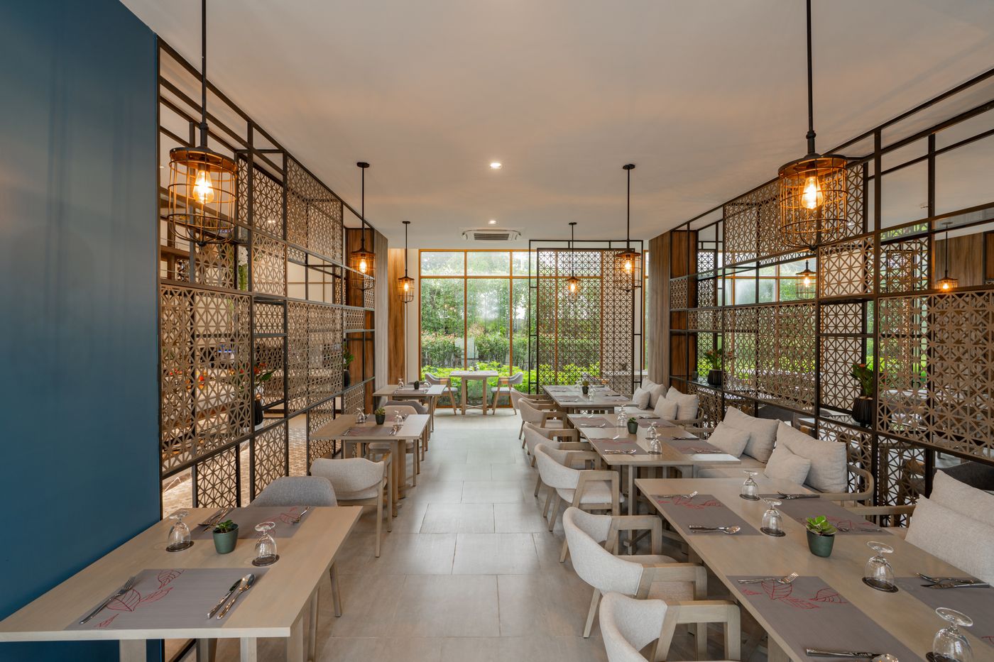 Bella-Nara-Phuket-Naiyang-Beach-Restaurant-50