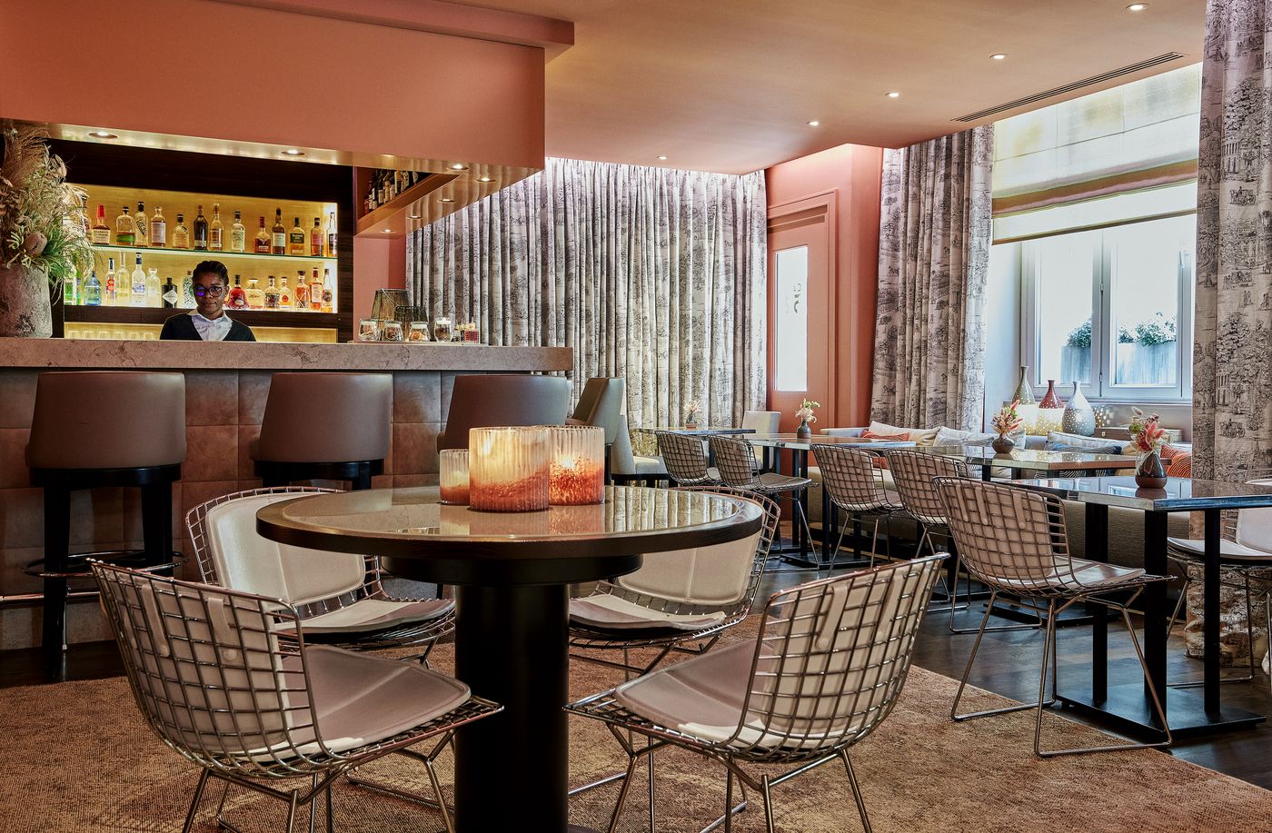 Grand-Hotel-Du-Palais-Royal-Bar-7