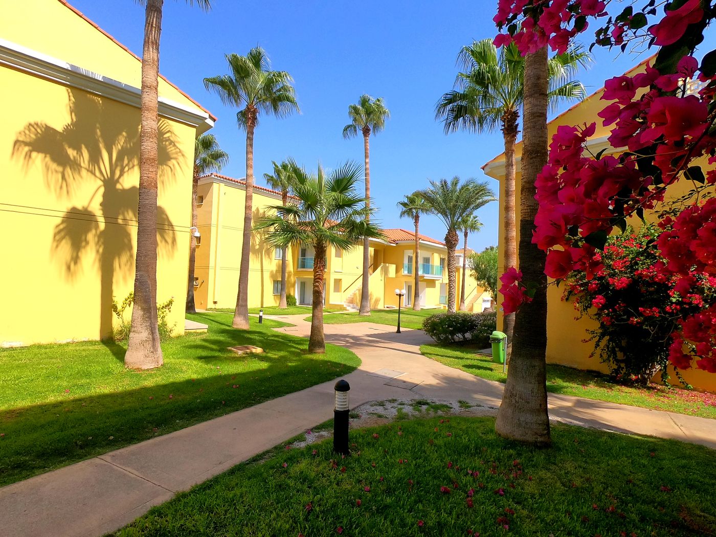 Malama Beach Holiday Village (12)