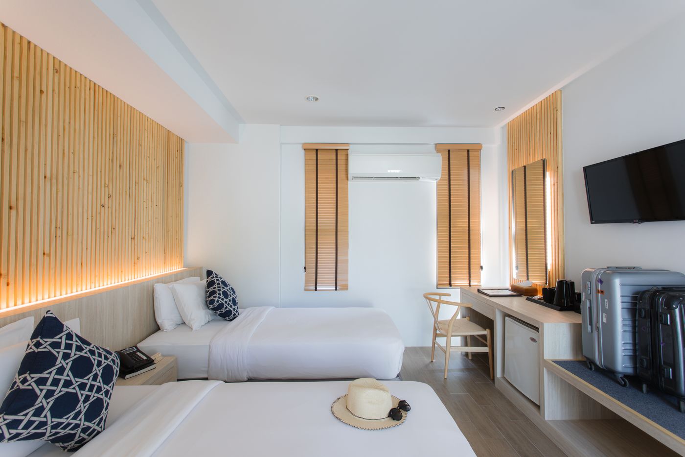 BLU-PINE-Villa---Pool-Access-Room-32